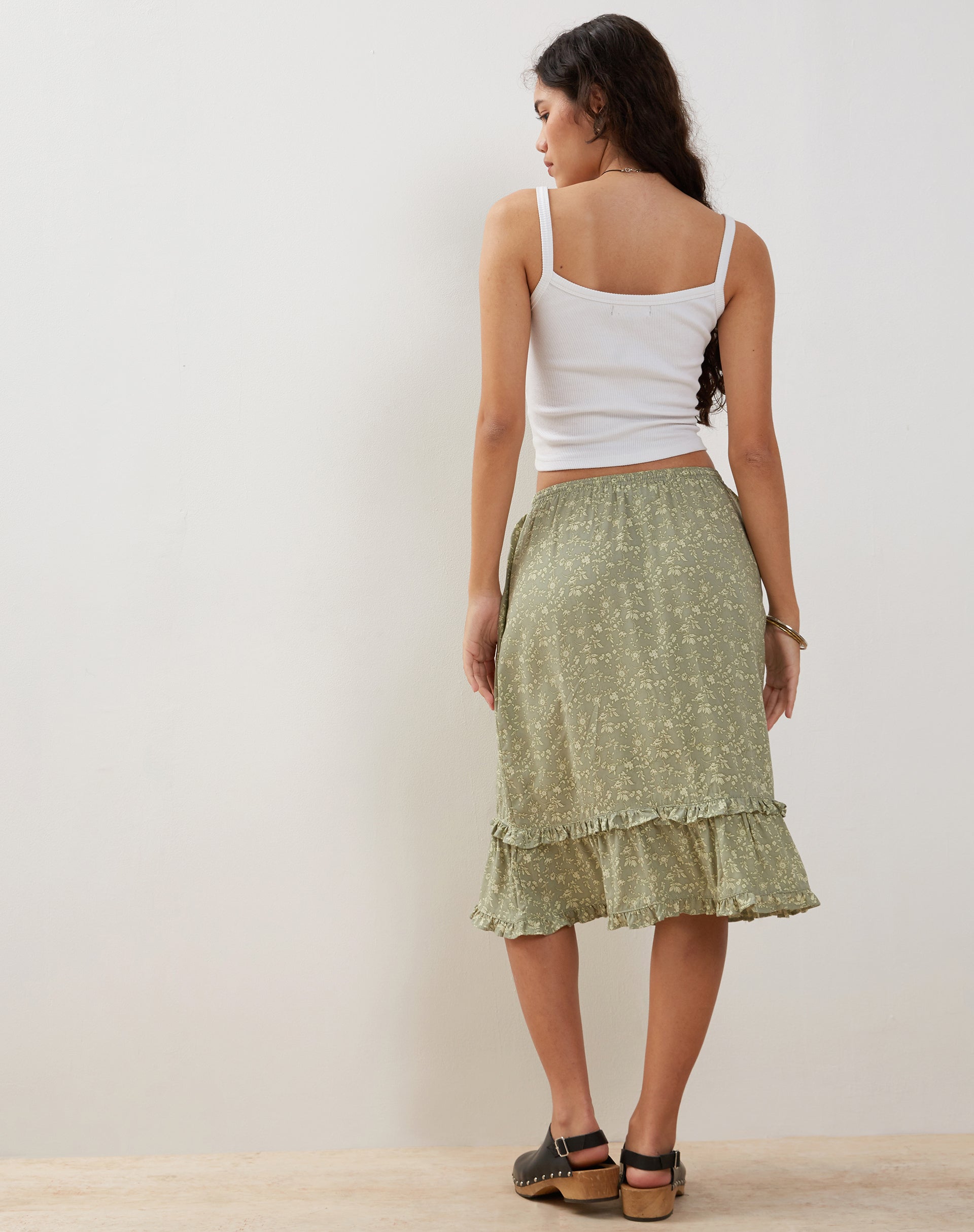 Image de la jupe midi Wala en vert floral Ditsy