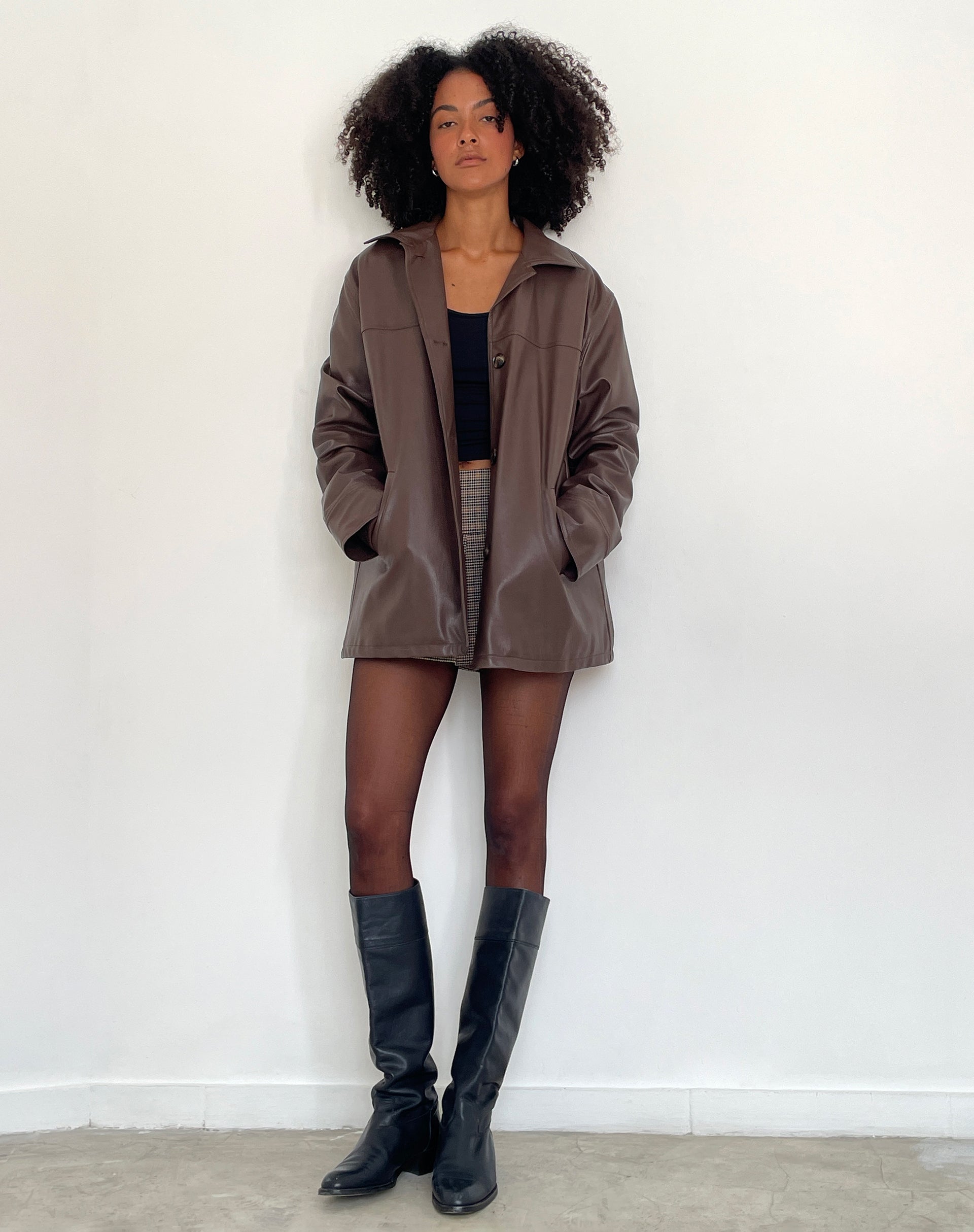 Image de la veste Walta en PU brun truffe