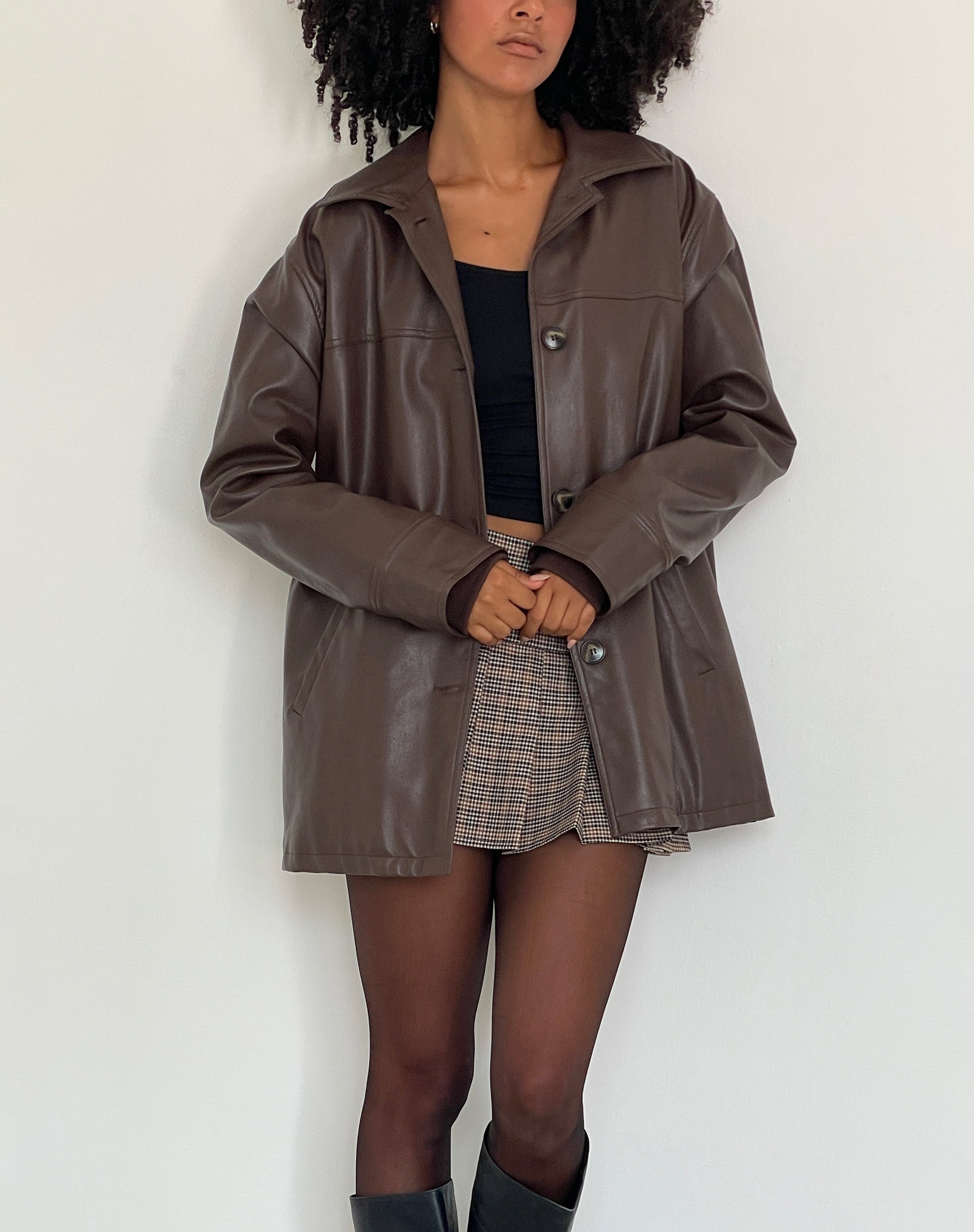 Image de la veste Walta en PU brun truffe