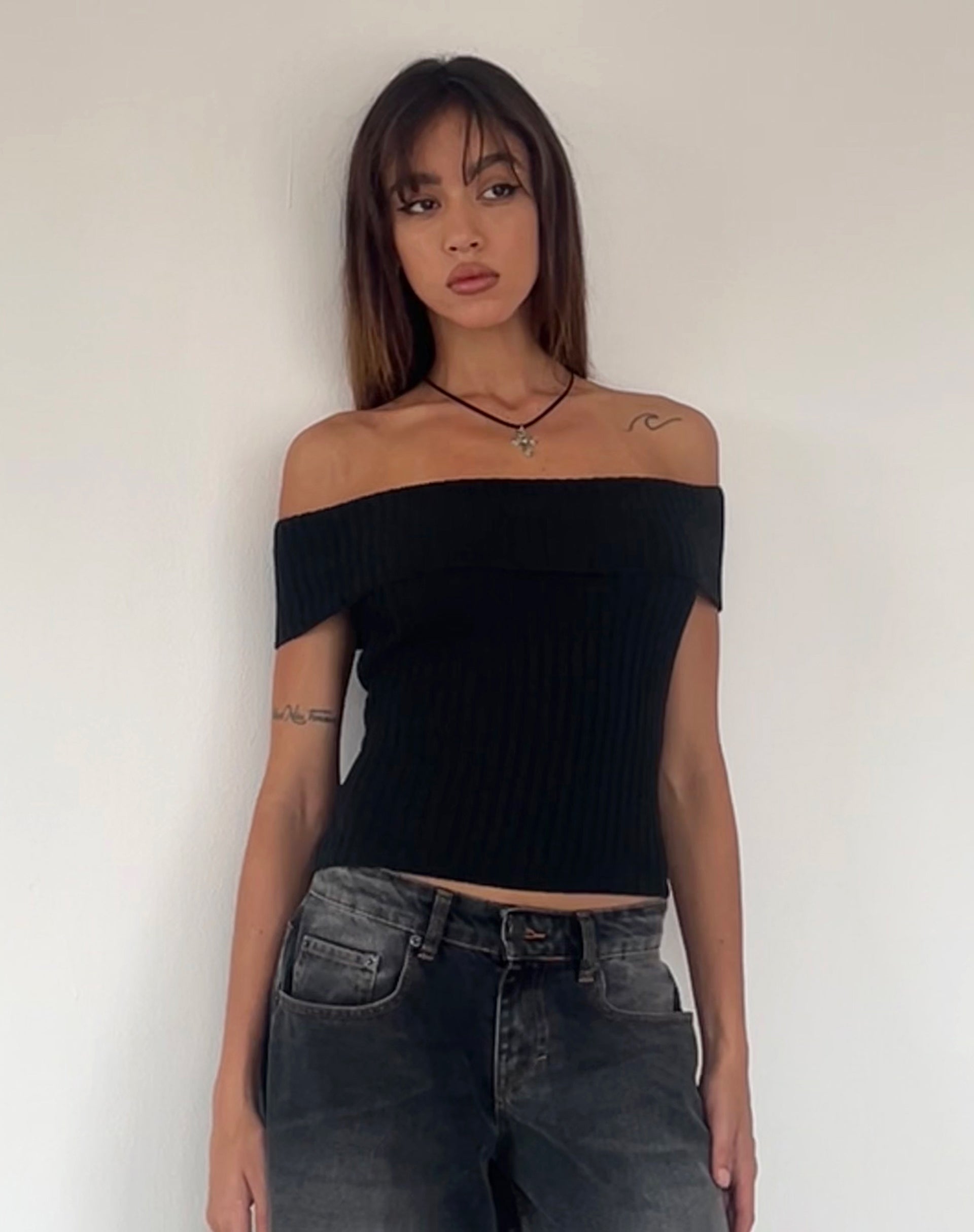 Image de Wilda Bardot Bow Back Top in Knit Black