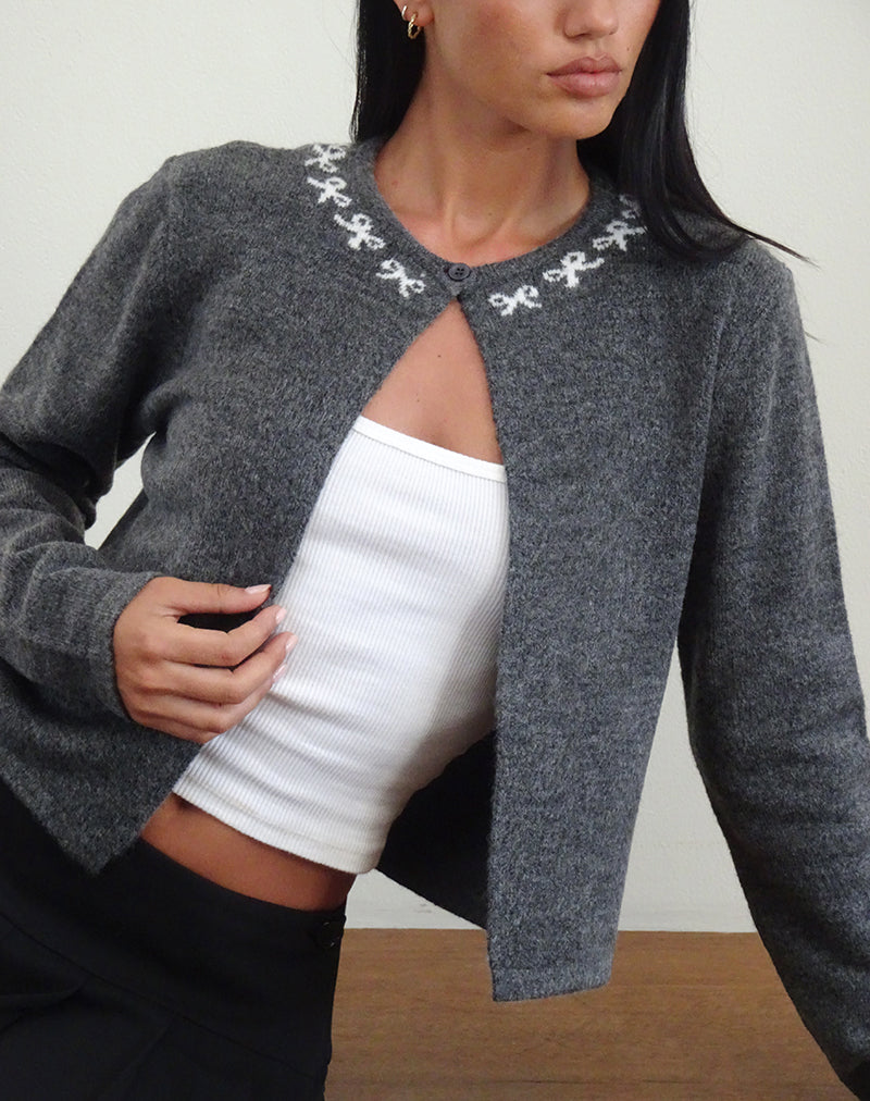 Cardigan Wunara en gris avec nœuds en ivoire