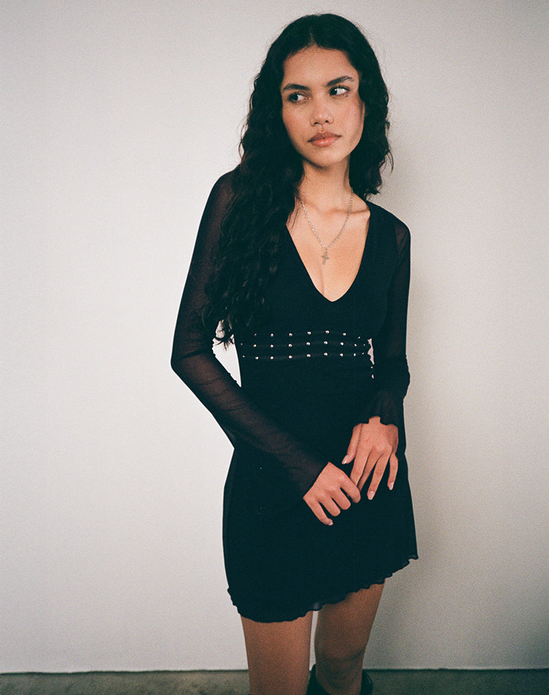 Image de la robe plongeante Xaviera en noir