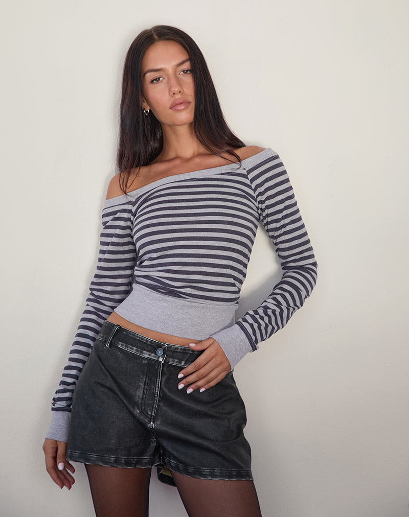 Yacin Slouchy Top in Grey and Black Stripe (Top souple à rayures grises et noires)