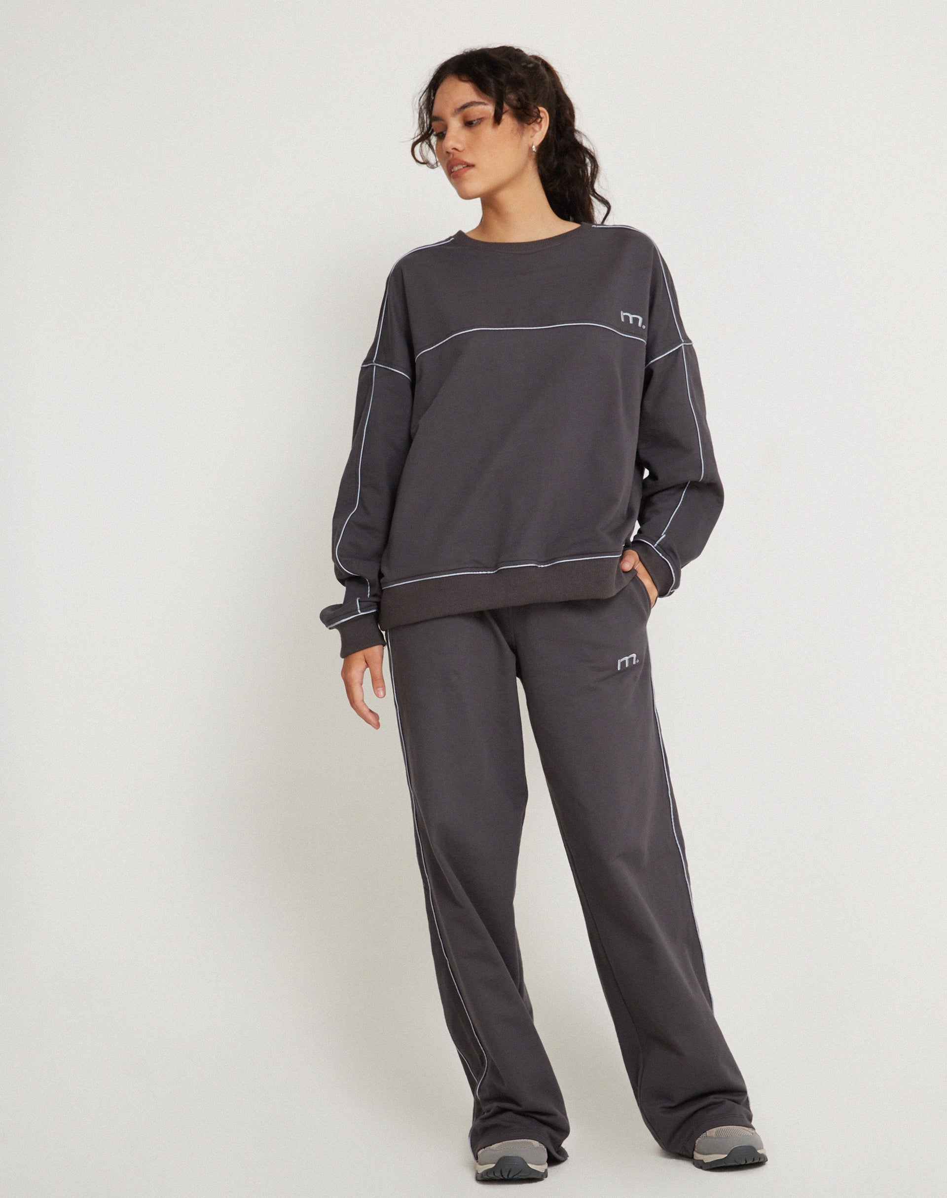 Image de Benton Wide Leg Jogger en Beluga Grey