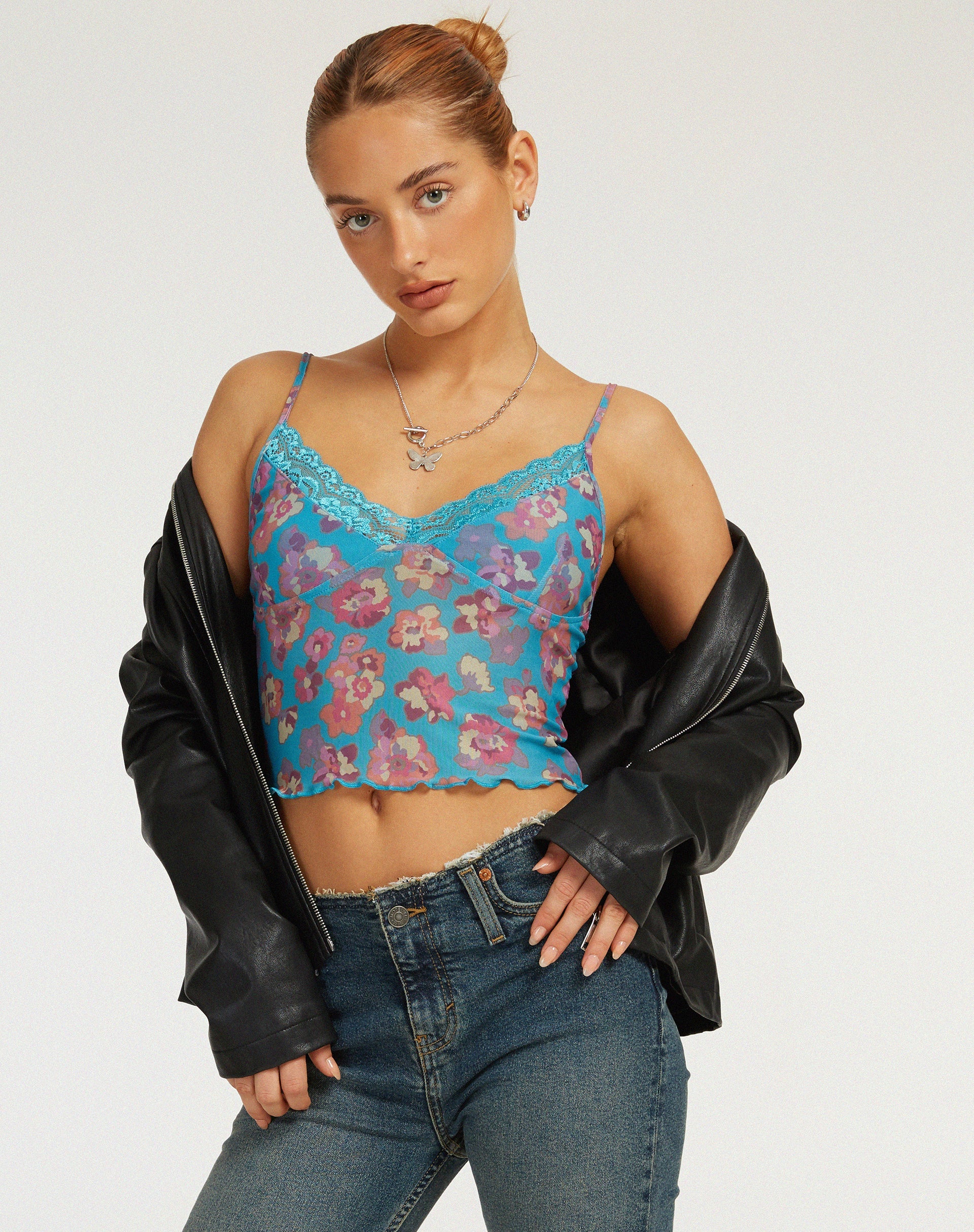 image de Yenika Crop Top in Contrast Floral Blue