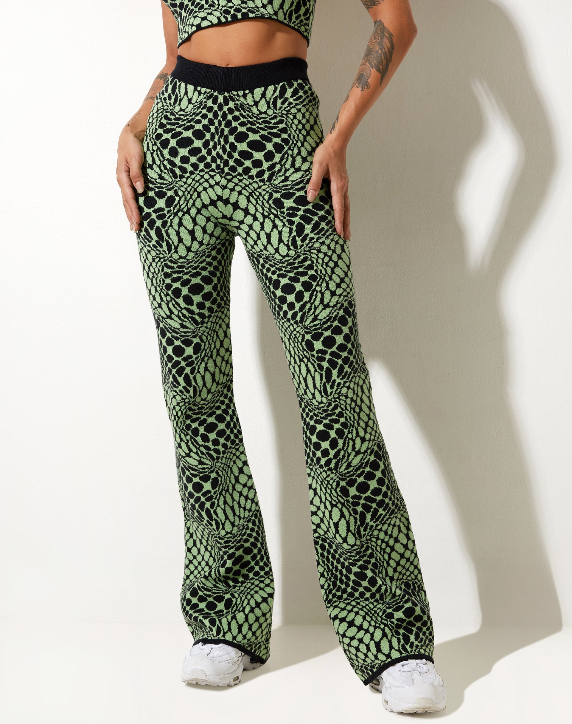 Image du pantalon Yuana en Geo Polka Arcadian Green