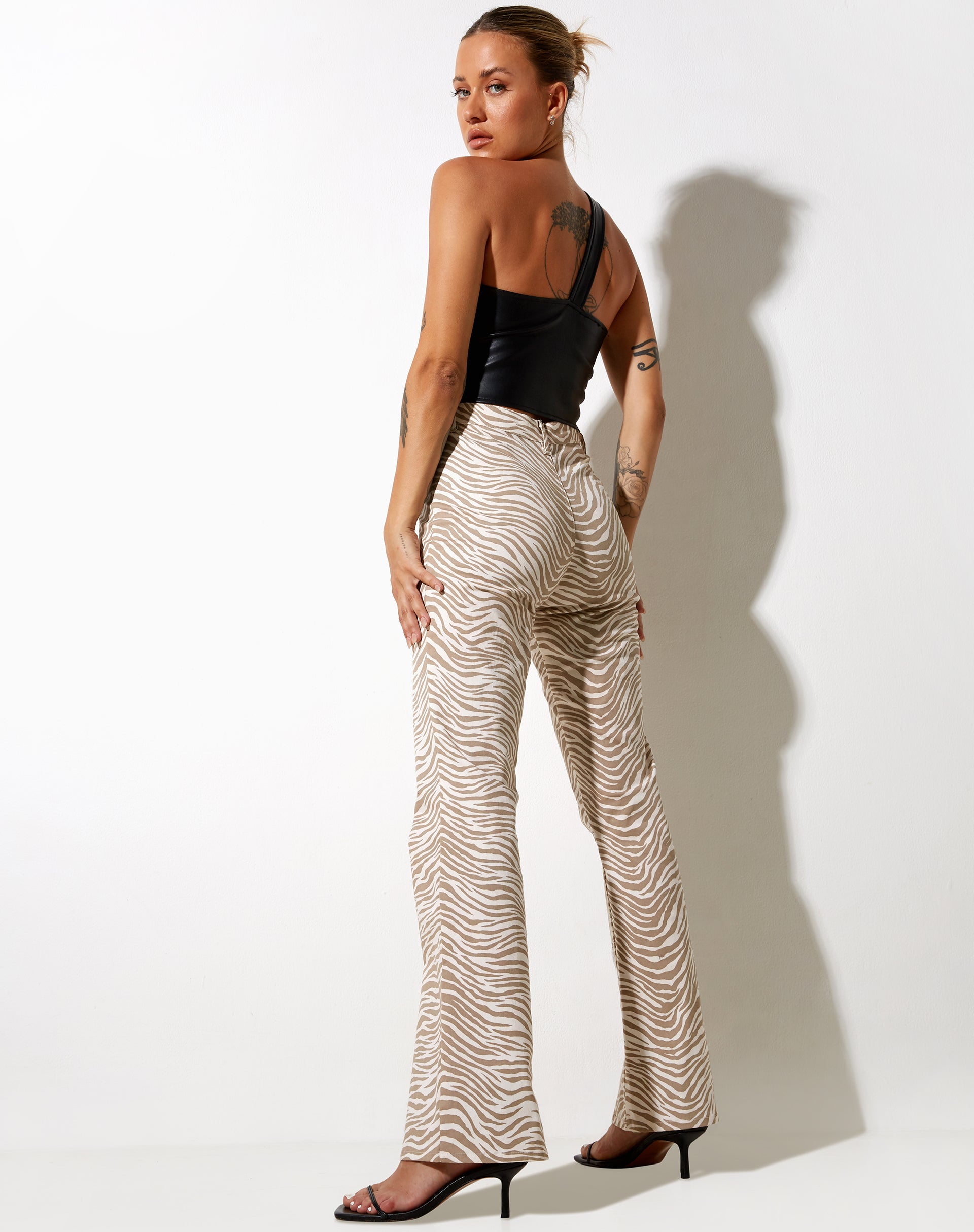 Image de Zoven Flare Trouser in Tonal Zebra