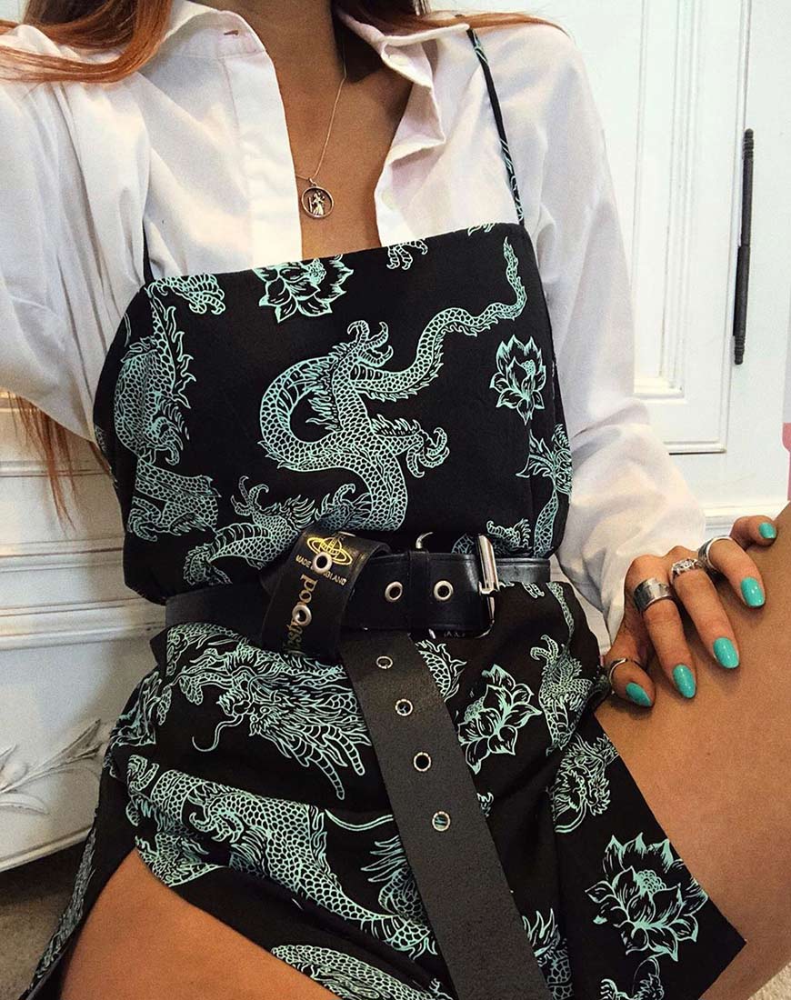 Image de la robe Tista en fleur de dragon noir et menthe