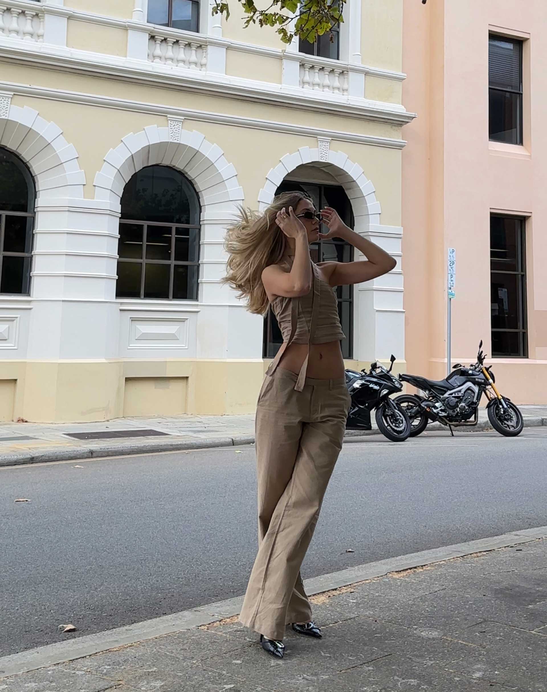 Image de MOTEL X JACQUIE Pantalon Jawi en taupe clair