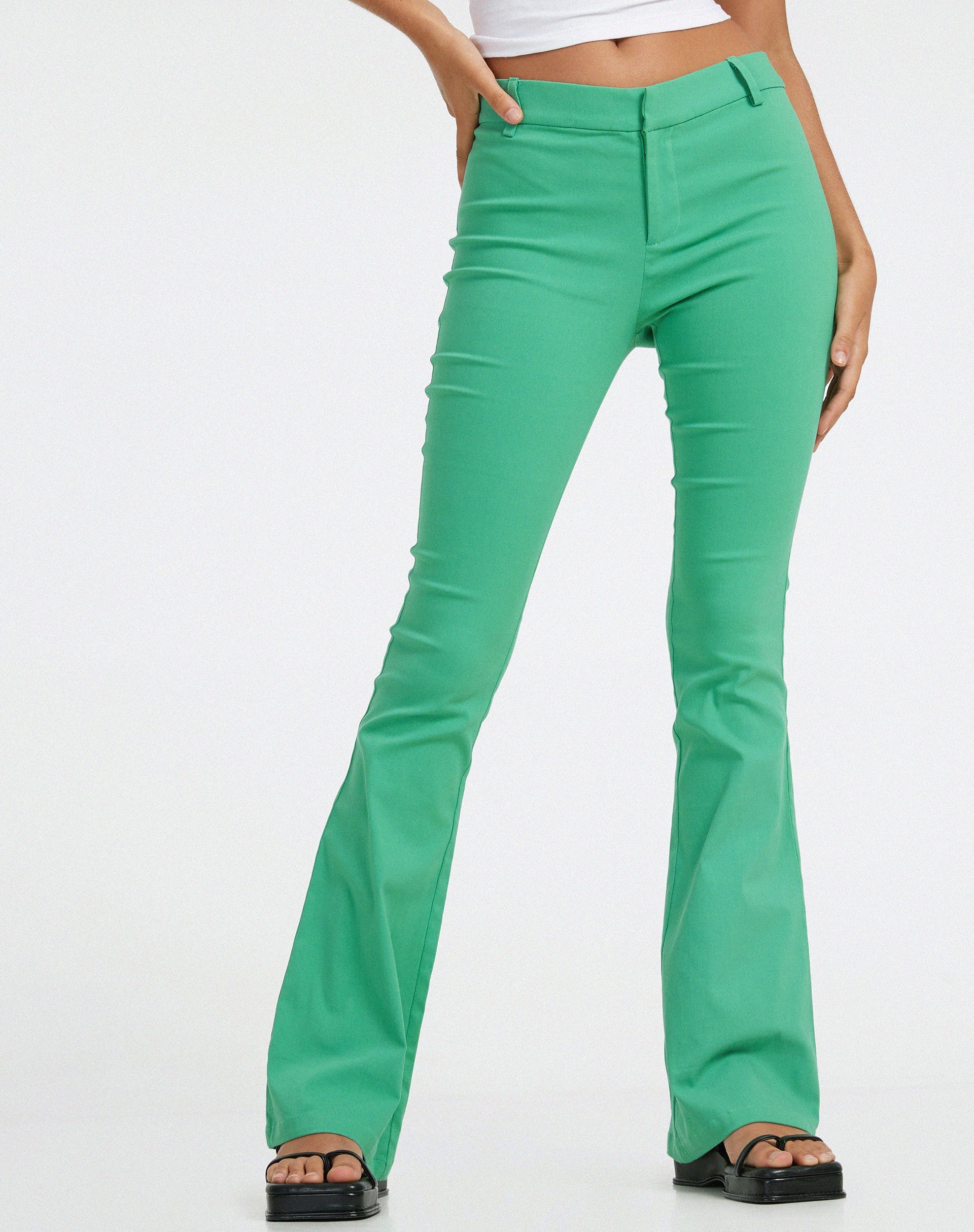 Image de Jopanka Pantalon à jambe évasée en vert tailleur
