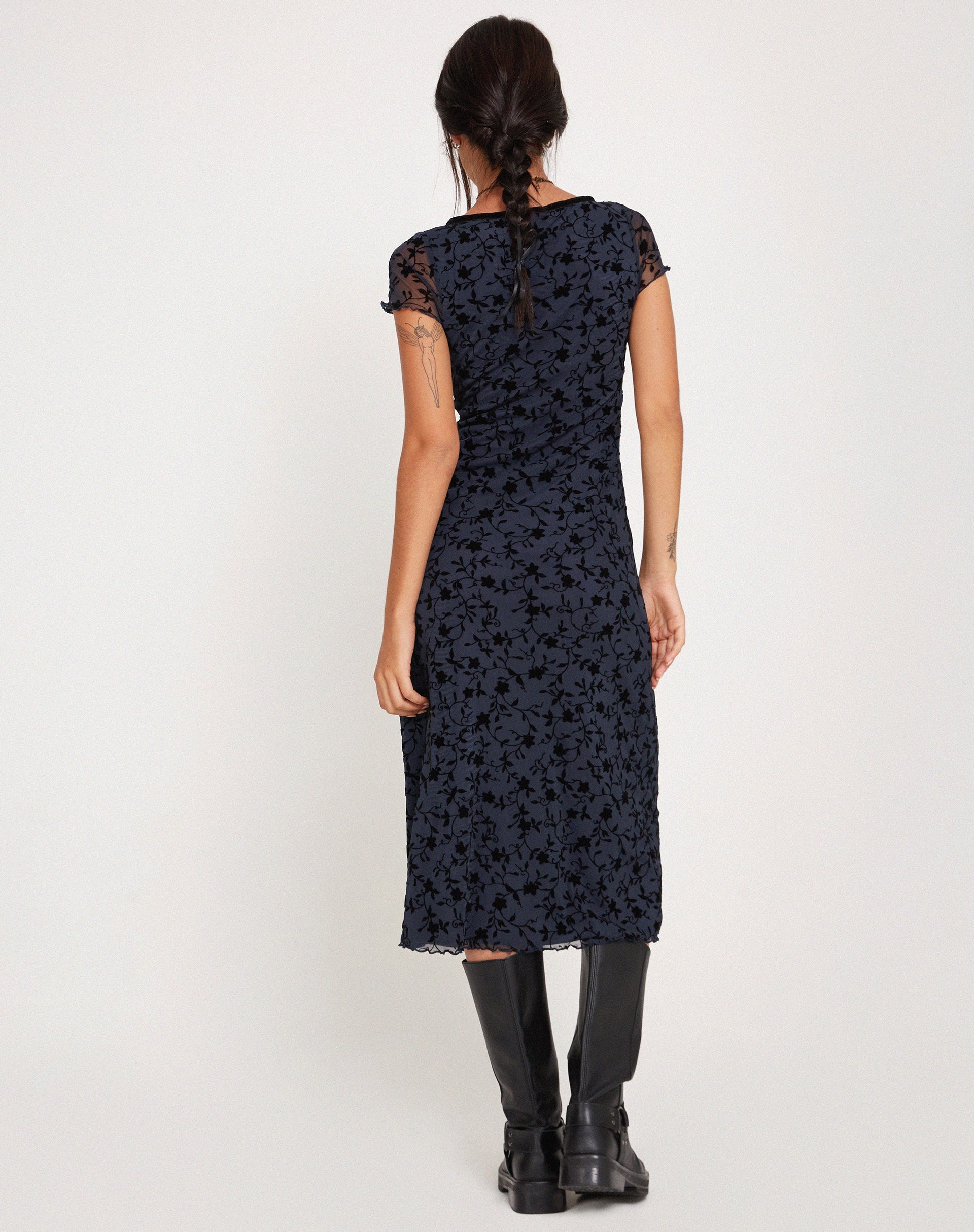 Image de Vilinia Midi Dress in Pretty Petal Flock Black