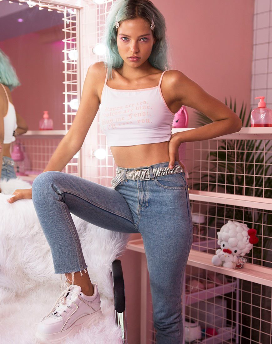 Image de Kamla Crop Top in White with Roses Are Red Text X Top Girl