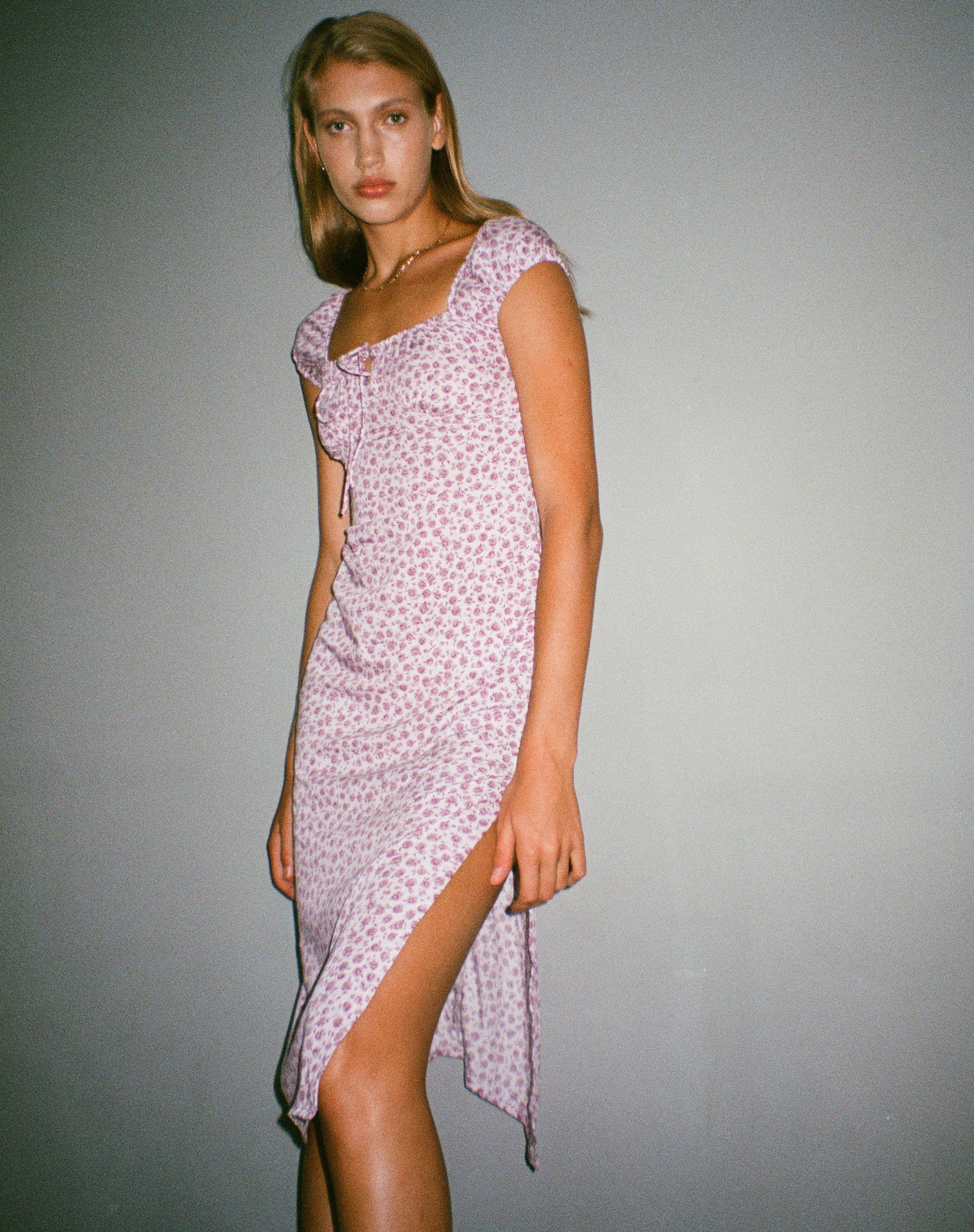 Image de Lona Midi Dress in Ditsy Rose Lilac