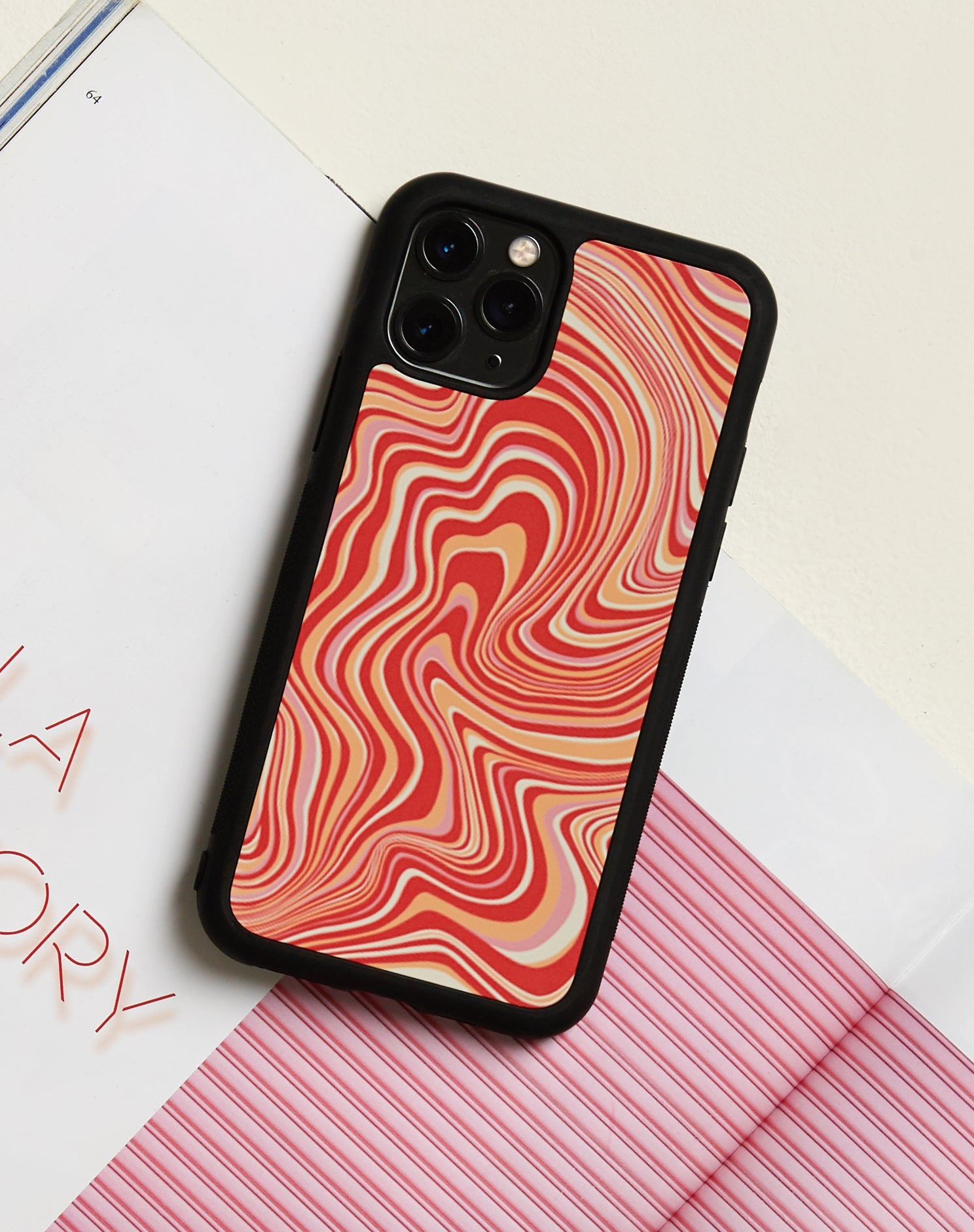 Image de l'étui pour Iphone Motel X Barbara Kristoffersen en 70s Ripple en Tangerine