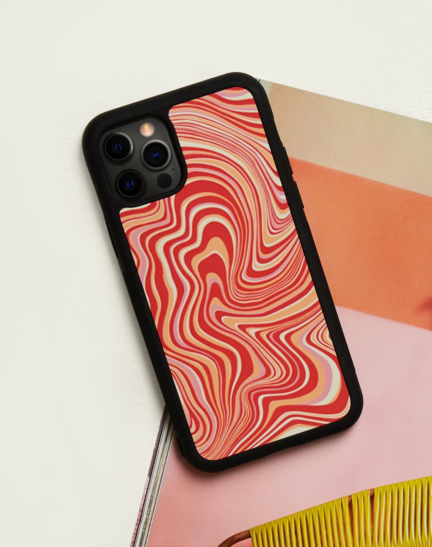 Image de l'étui pour Iphone Motel X Barbara Kristoffersen en 70s Ripple en Tangerine