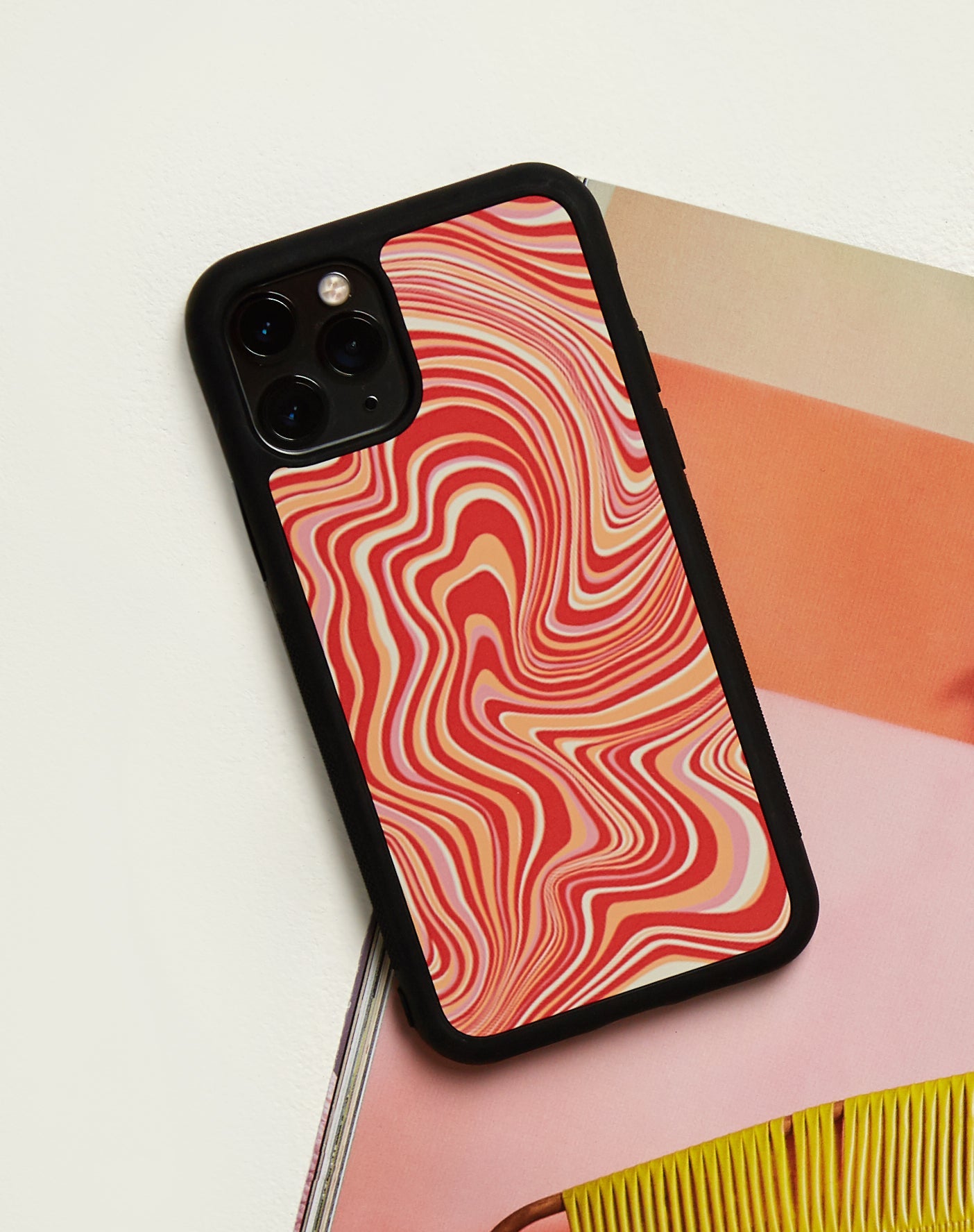 Image de l'étui pour Iphone Motel X Barbara Kristoffersen en 70s Ripple en Tangerine
