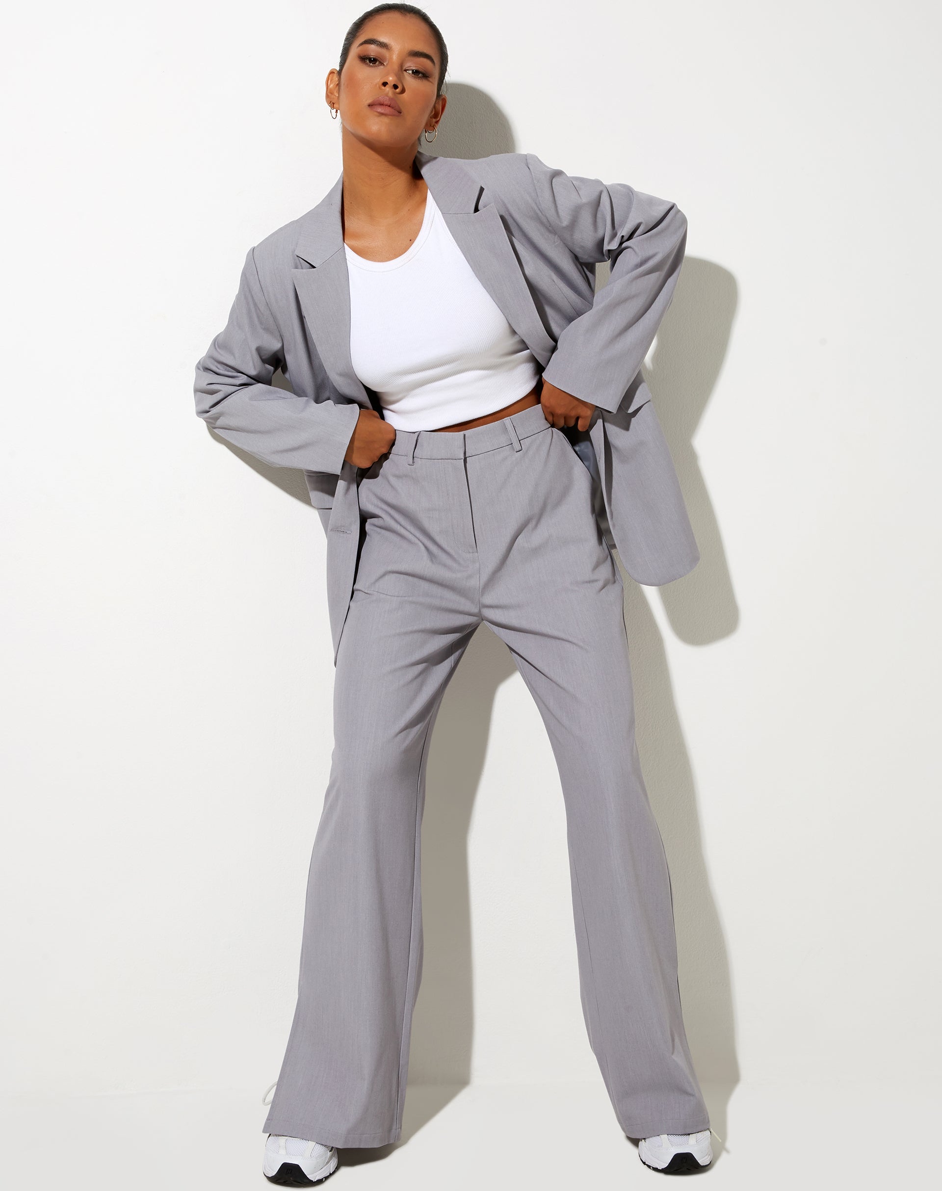 Image du pantalon Abby en gris argenté