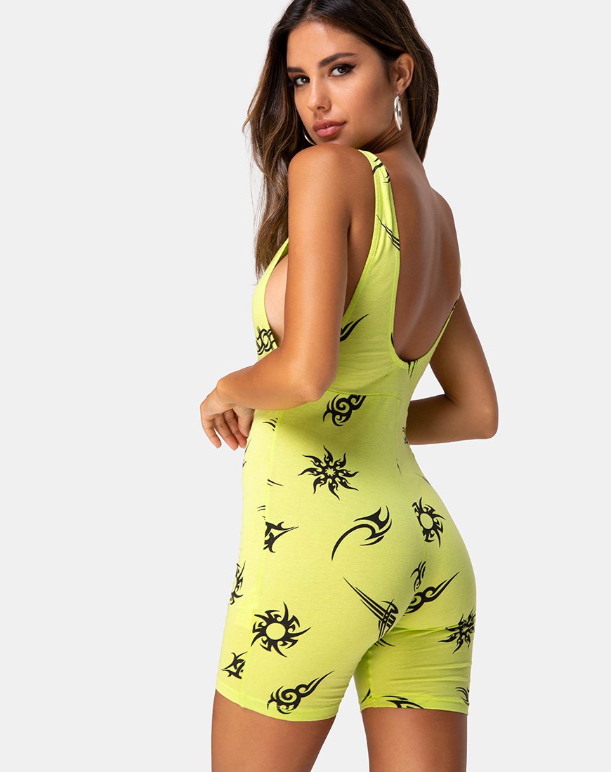 Image de l'Acro unitard en vert avec répétition tribale