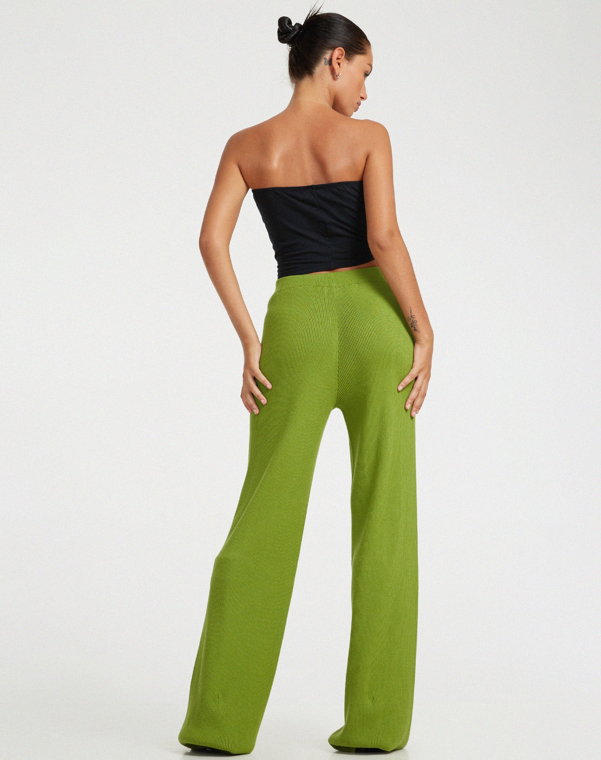 Image de Pantalon à jambe évasée Adolia en Golden Lime