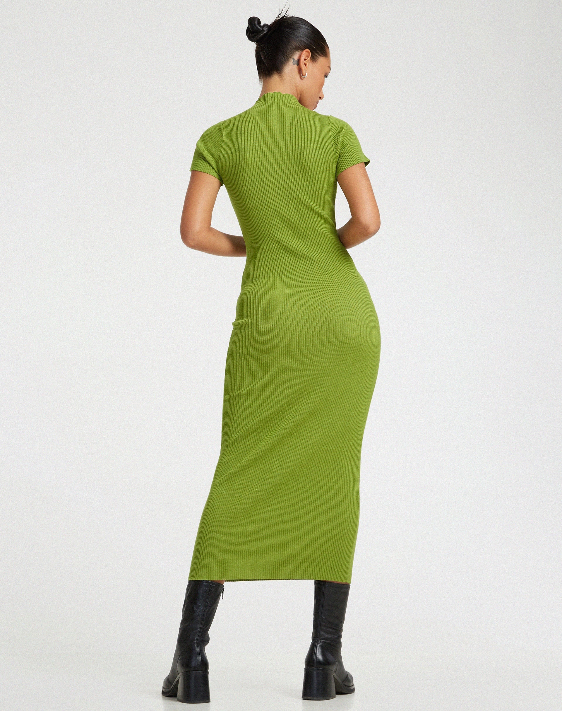 image de Afiqah Maxi Dress in Golden Lime