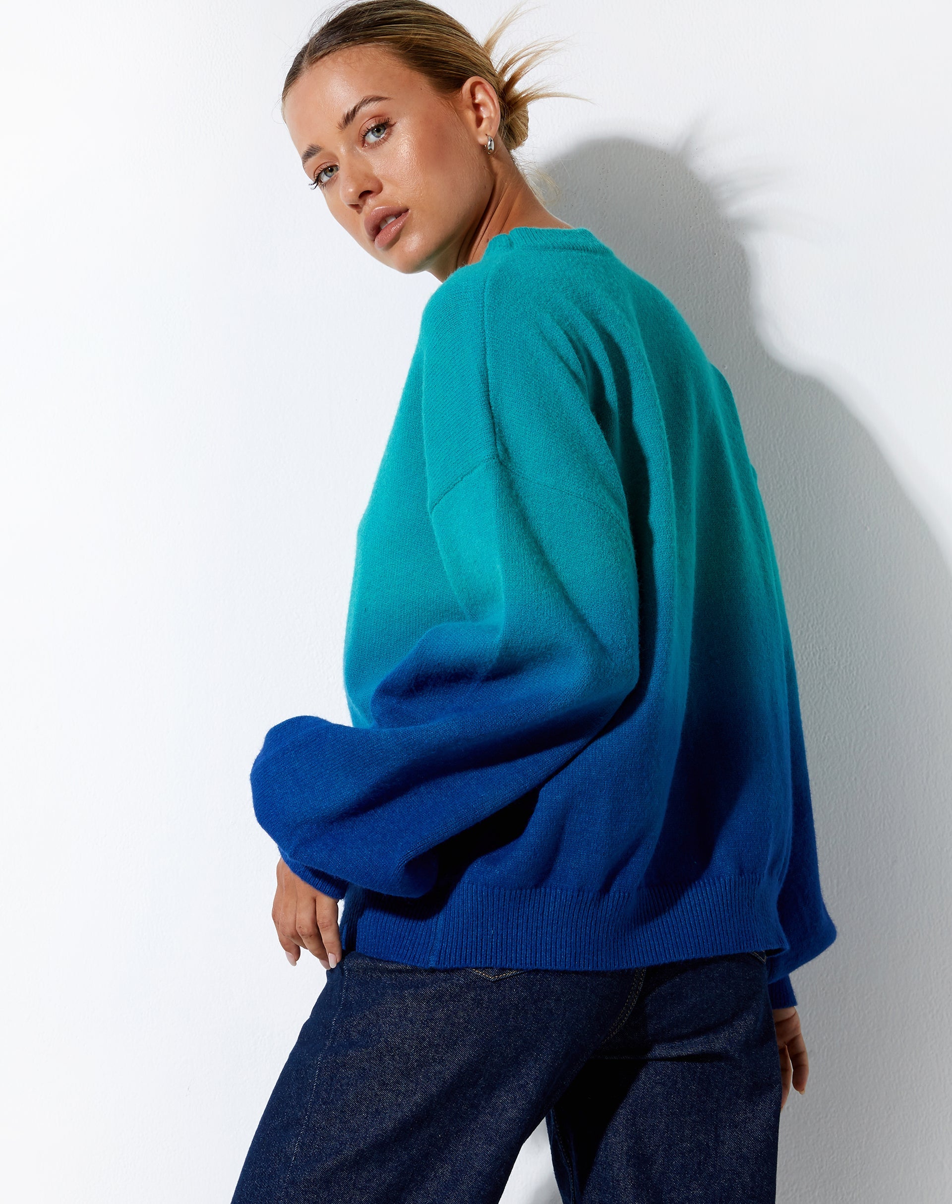 image de Akari Jumper in Gradient Blue