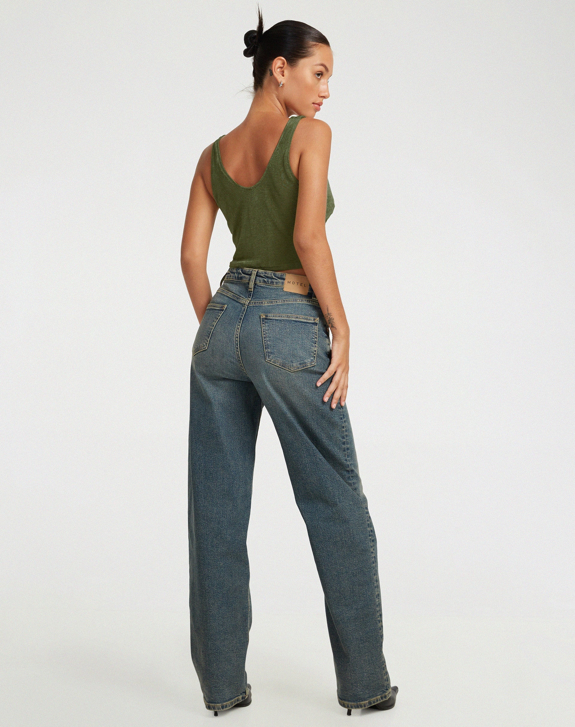 Image de Masayo Crop Top in Khaki
