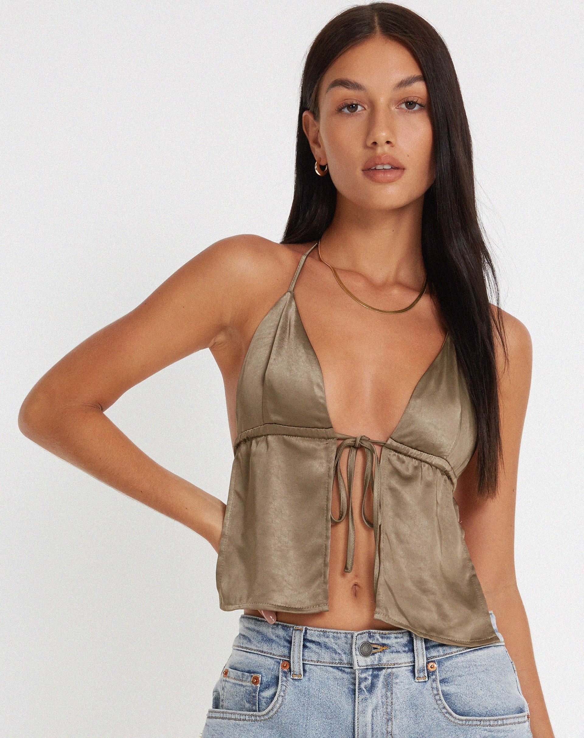 Image de Arula Cami Top in Satin Dark Olive