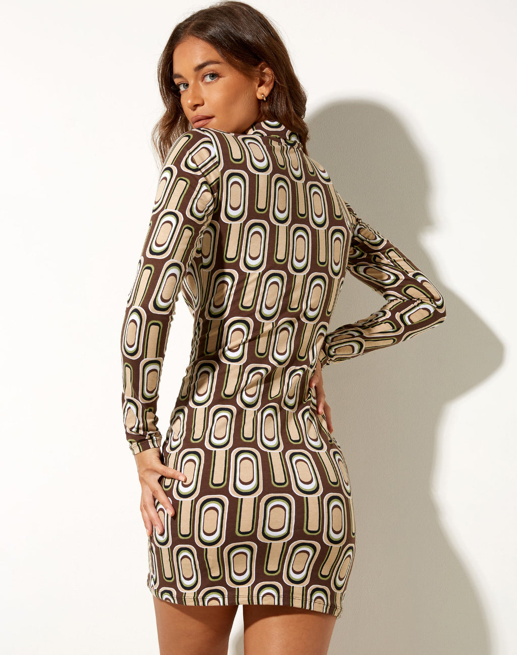 Robe Avaya en marron à pois rétro