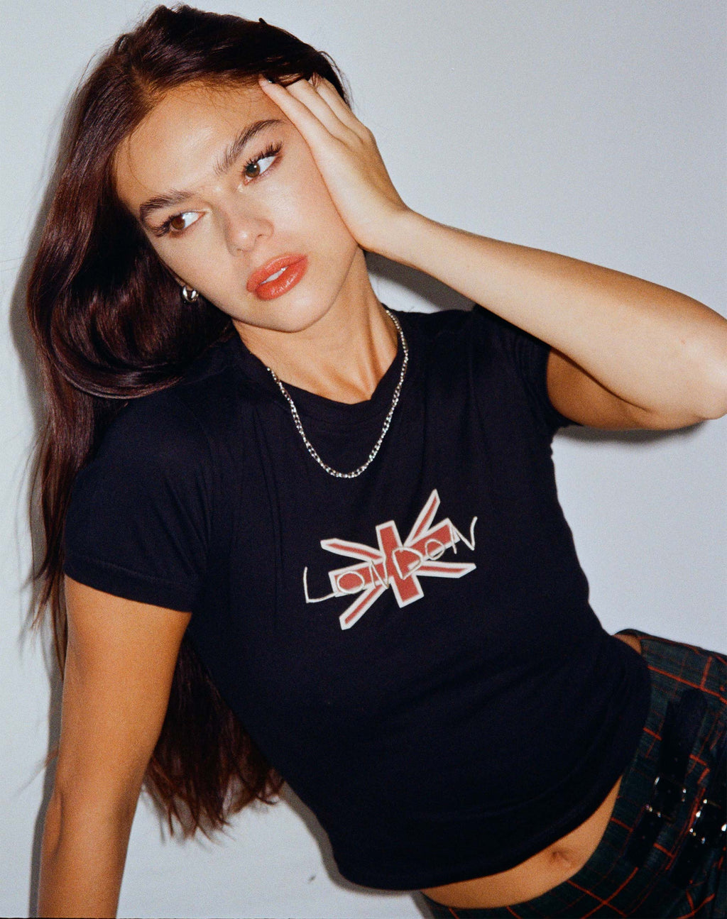 Tee-shirt Babe en noir avec broderie London Motel