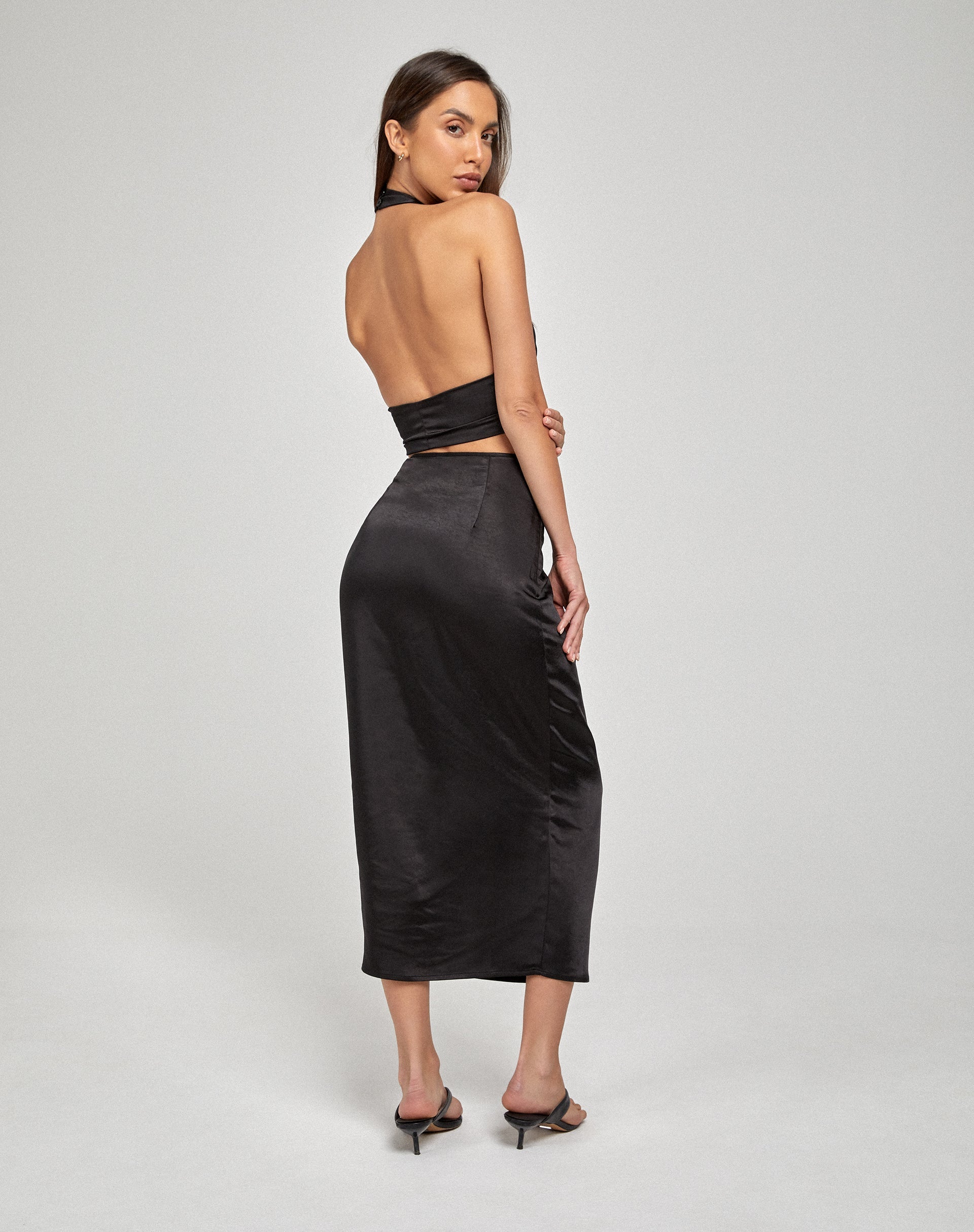Image de Jupe midi Gardy en satin noir
