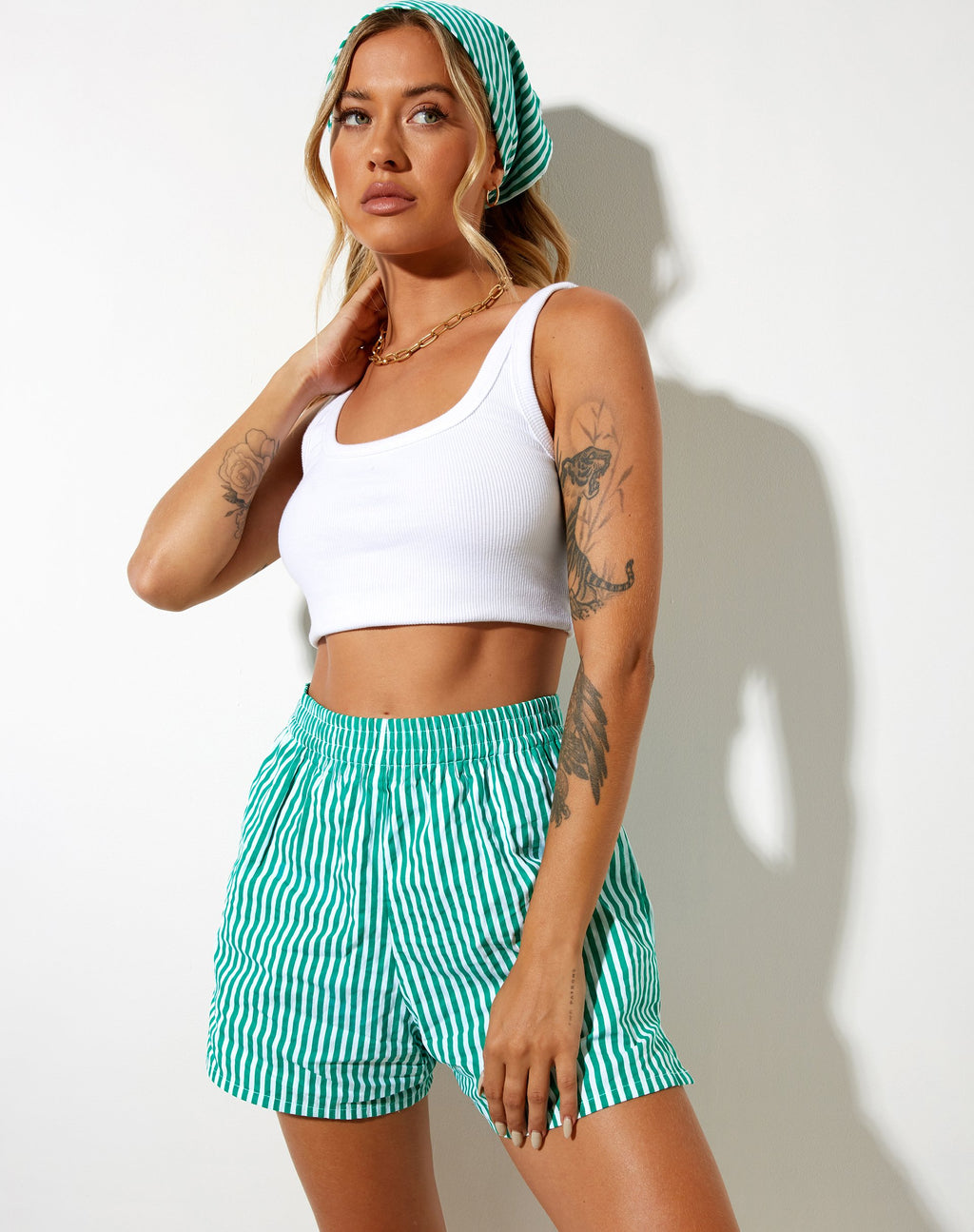 Short Lala à rayures verticales vertes et blanches