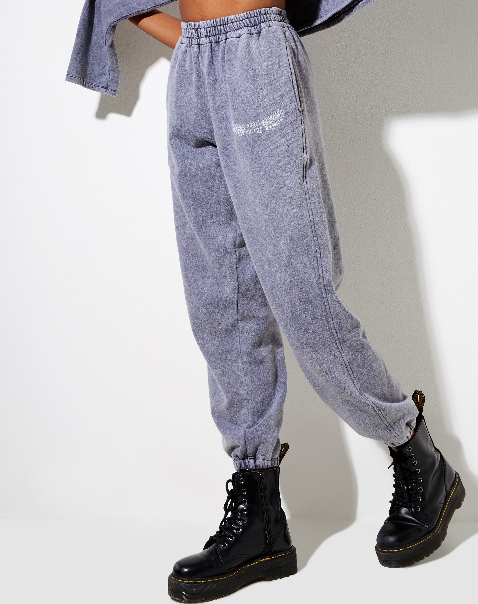 Image de Basta Jogger en Charcoal Wash Angel Energy Wings