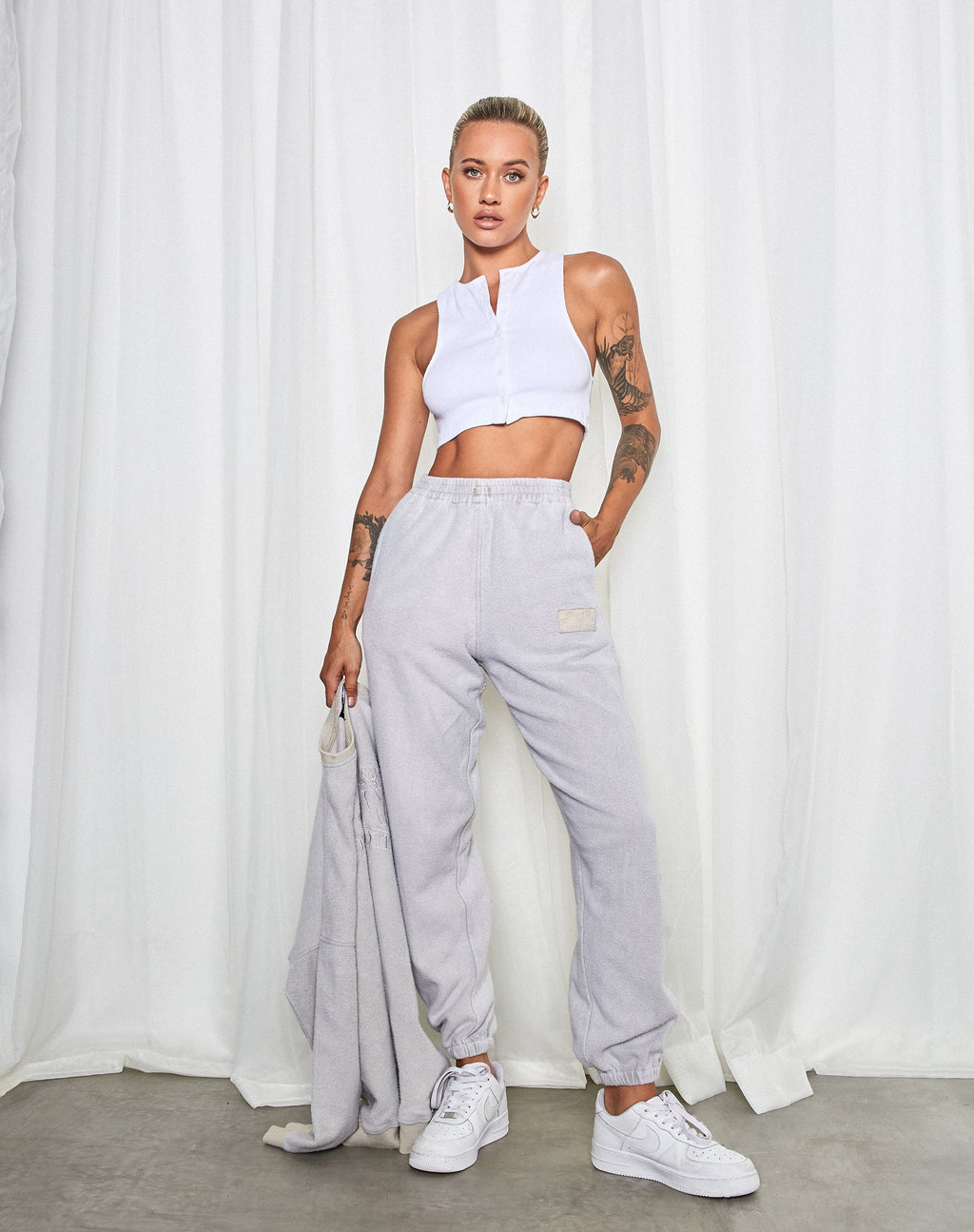 Pantalon de jogging Basta en lait de coco avec motif de chérubin du label L'Amour