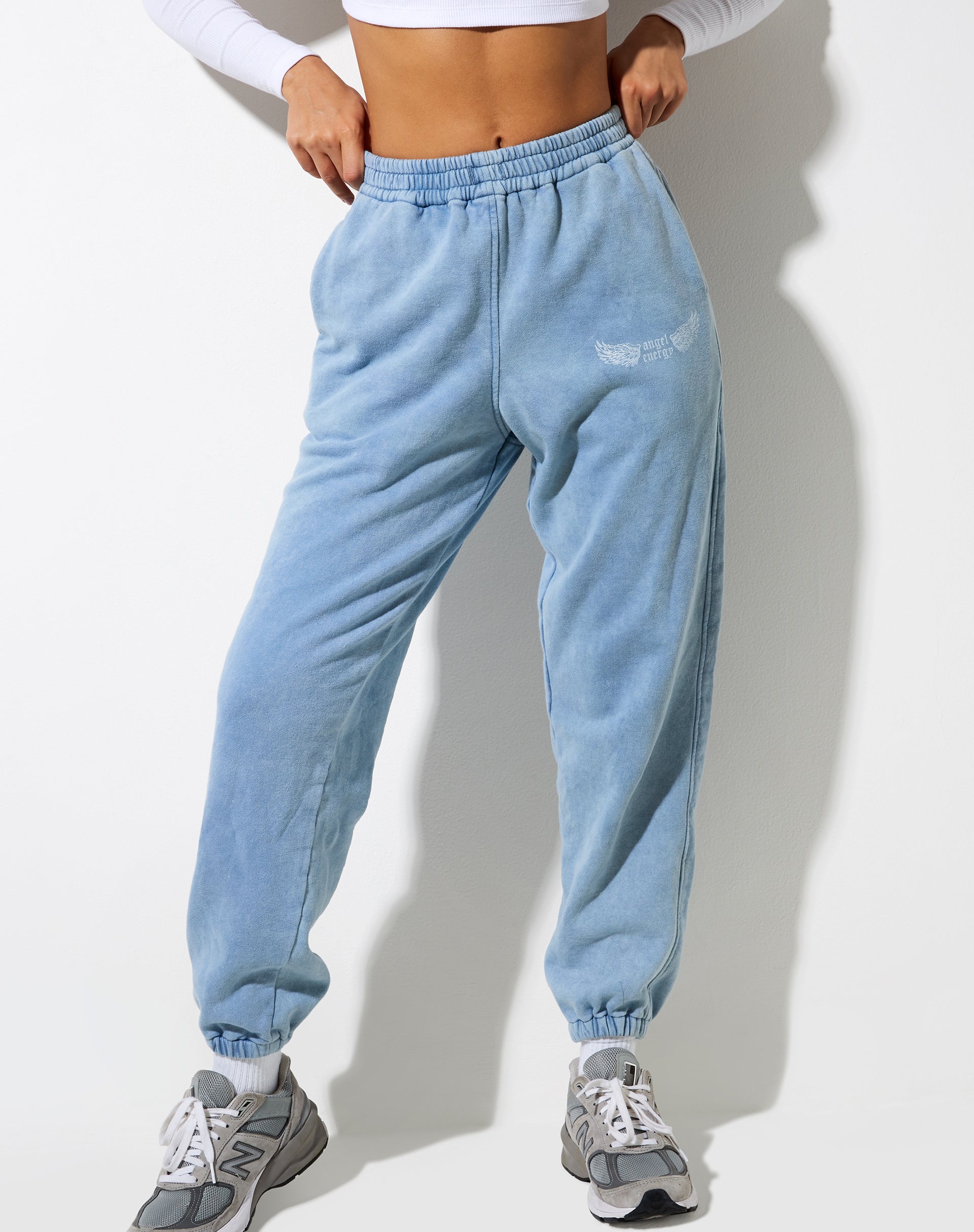 Image de Basta Jogger en bleu délavé Angel Energy Wings