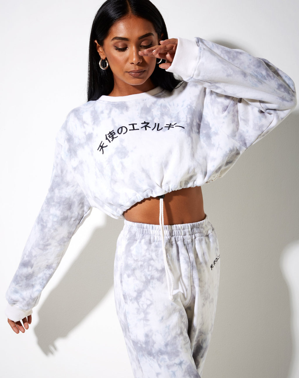 Pull Markey en gris Tie Dye Angel Energy Embro