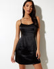 Image de la mini robe Batsy en satin noir