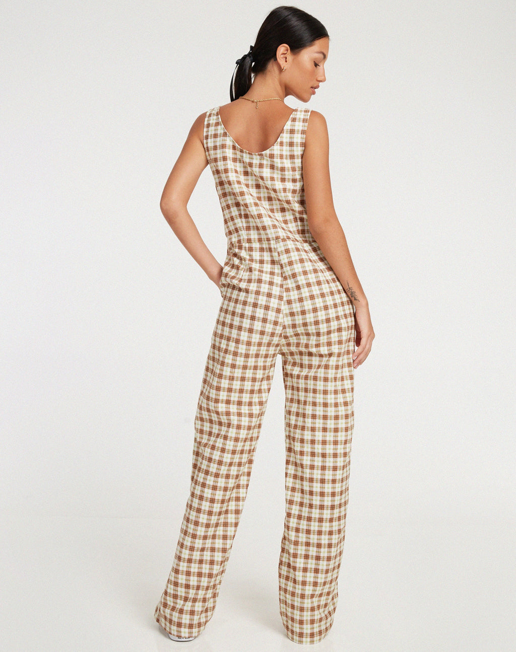 Beatrix Jumpsuit in Yellow Brown Check (Combinaison Beatrix à carreaux jaune et marron)