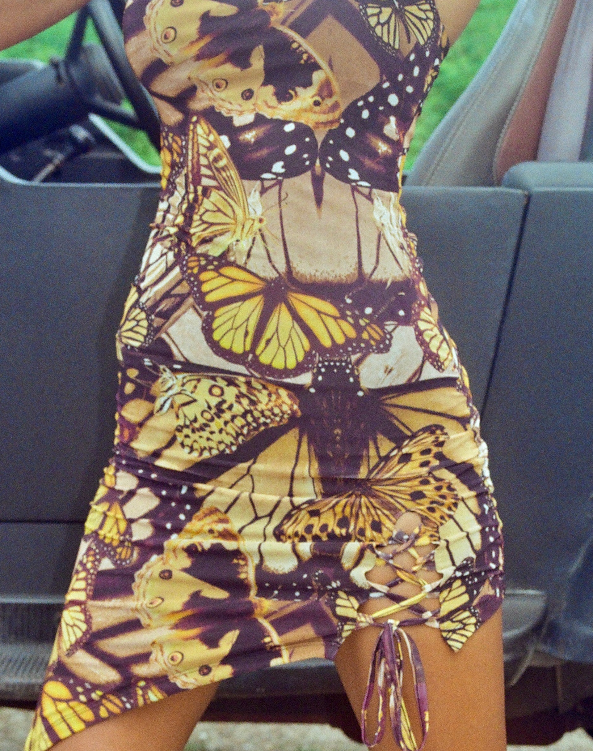 Image de Mini robe Benita en or papillon