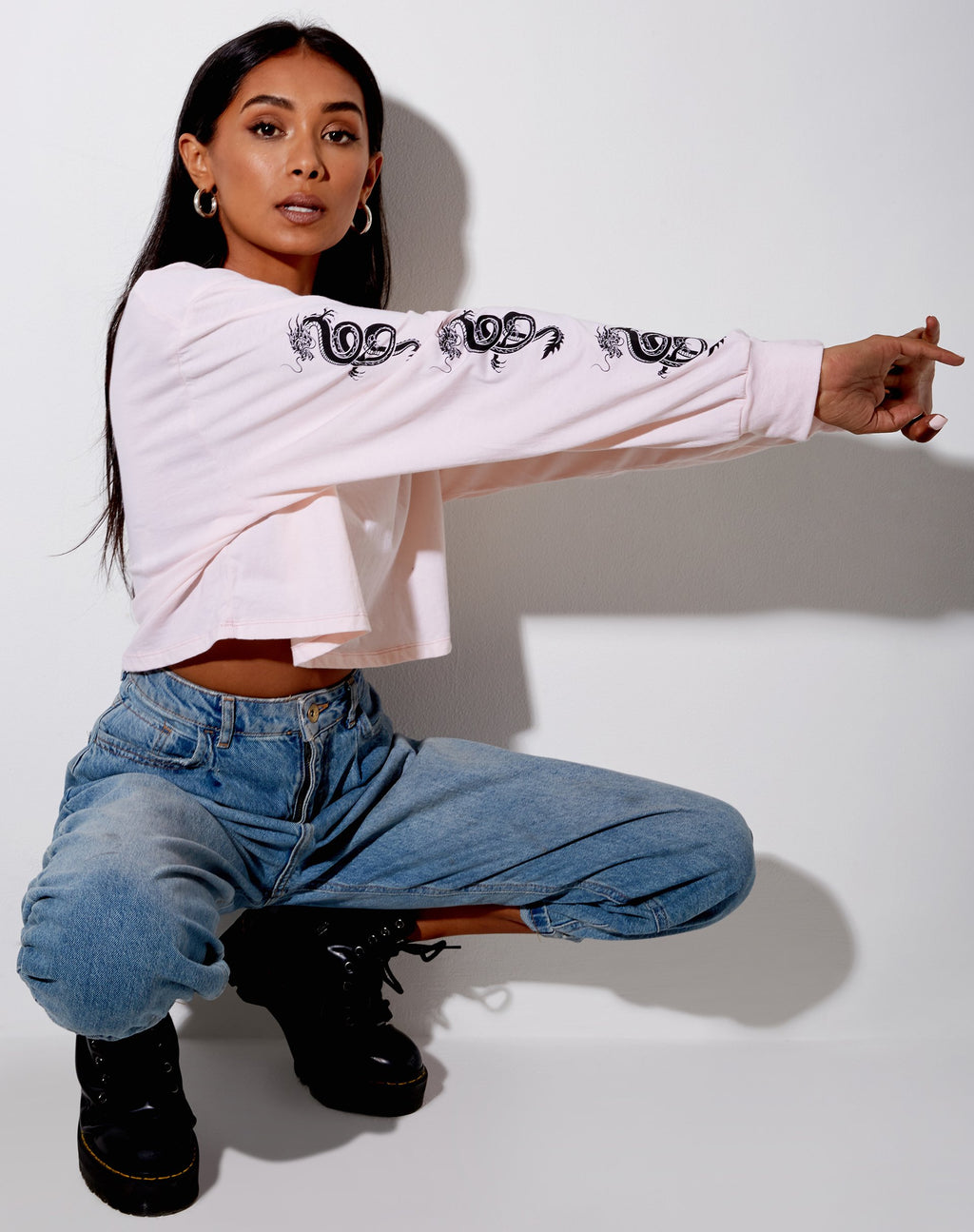 Boli Crop Tee en Blush Pink Dragon