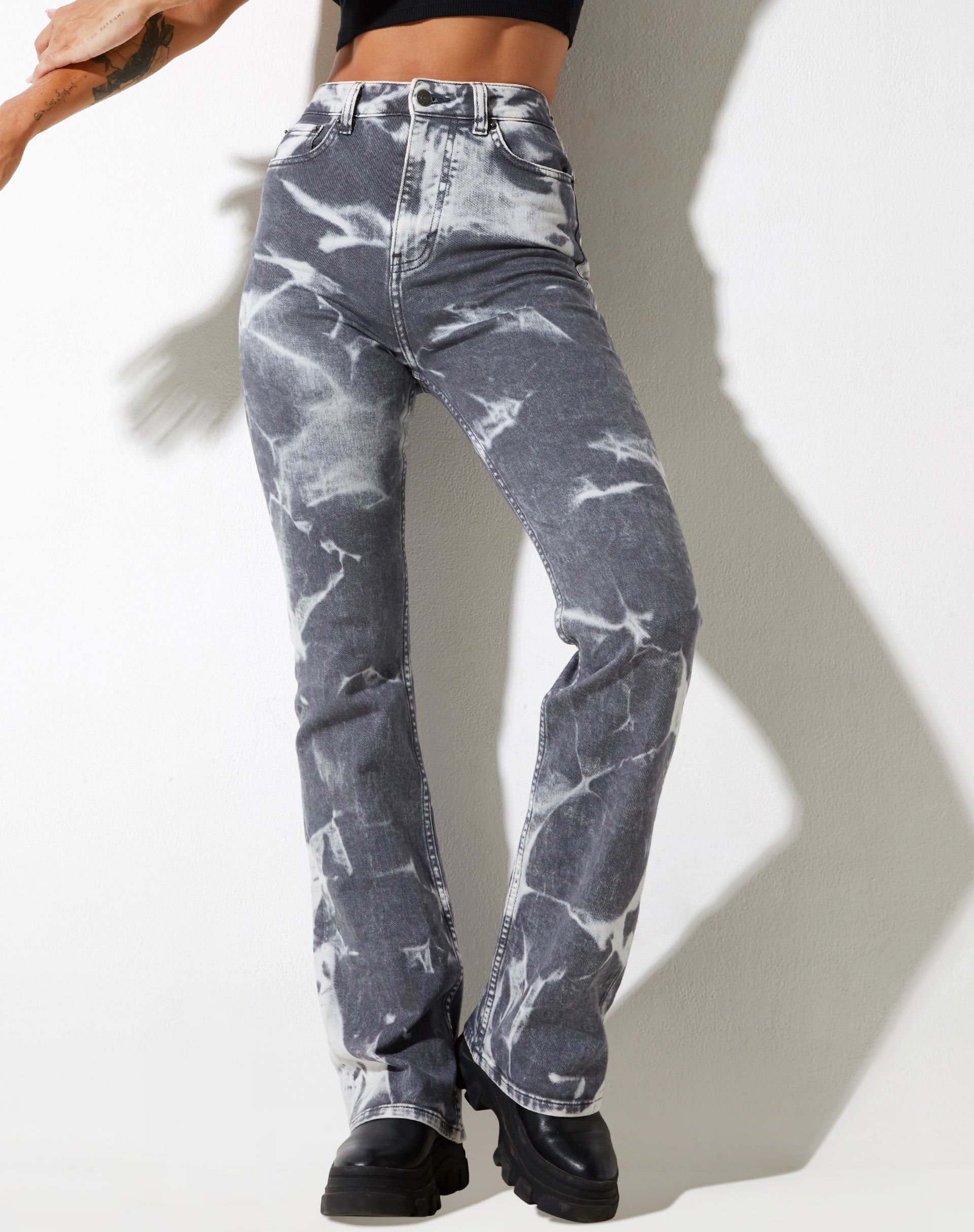 image de Bootleg Jeans en Laser Smoke Grey