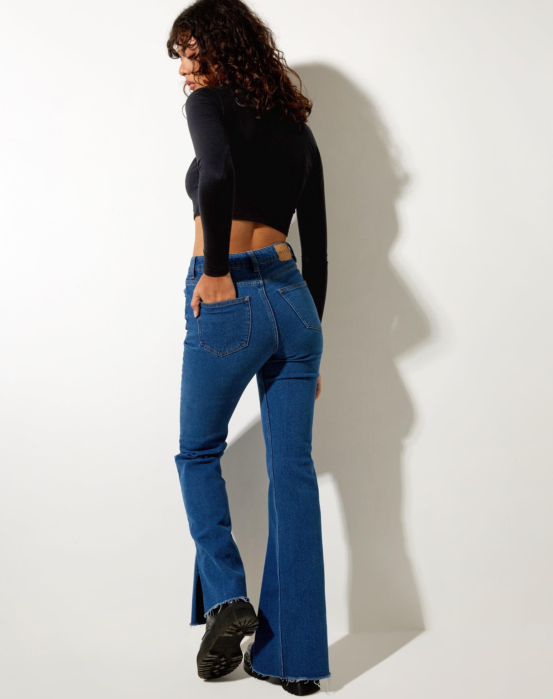 Image de Split Bootleg Jeans in Mid Wash