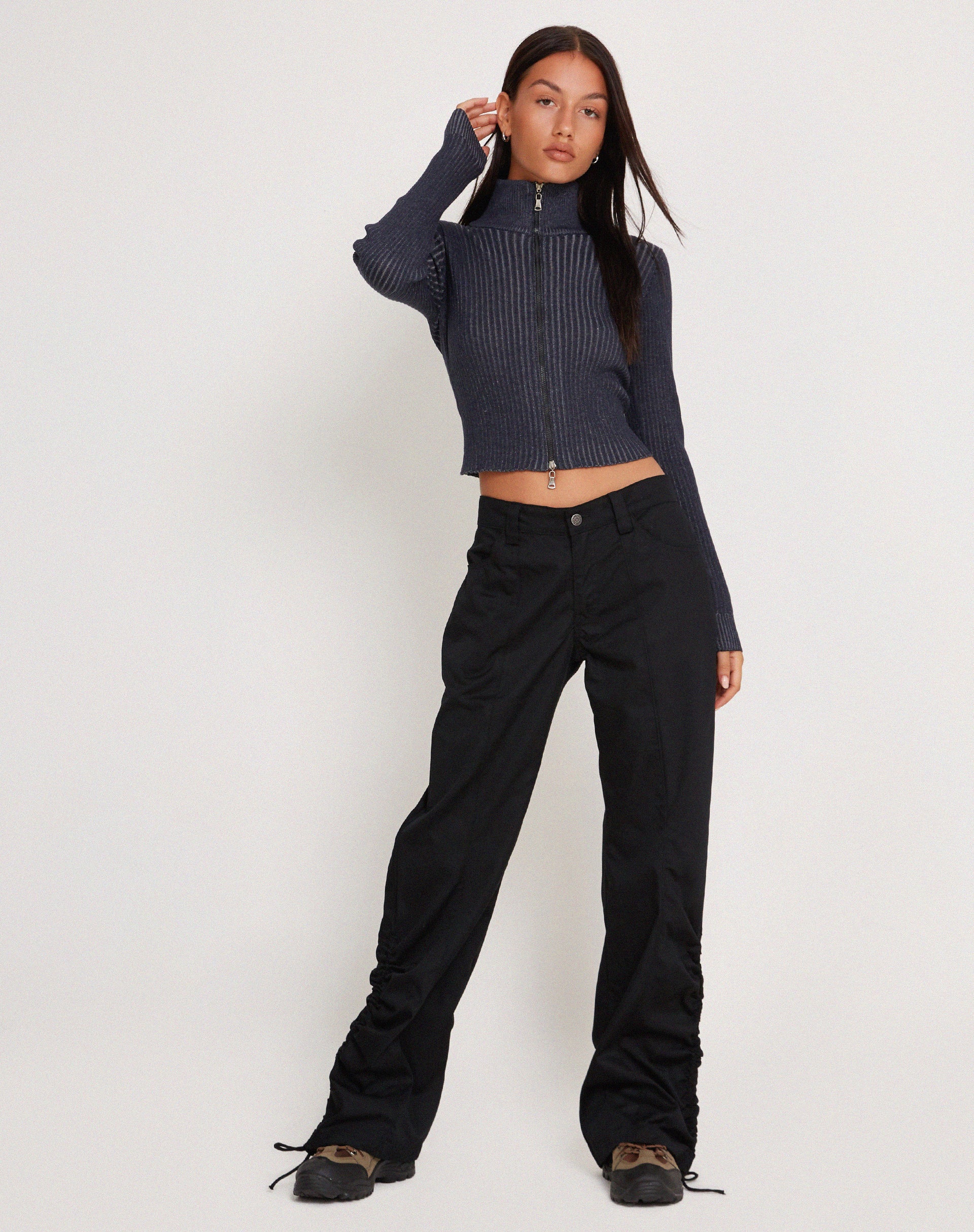 Image de Bracha Low Rise Cargo Trousers in Black