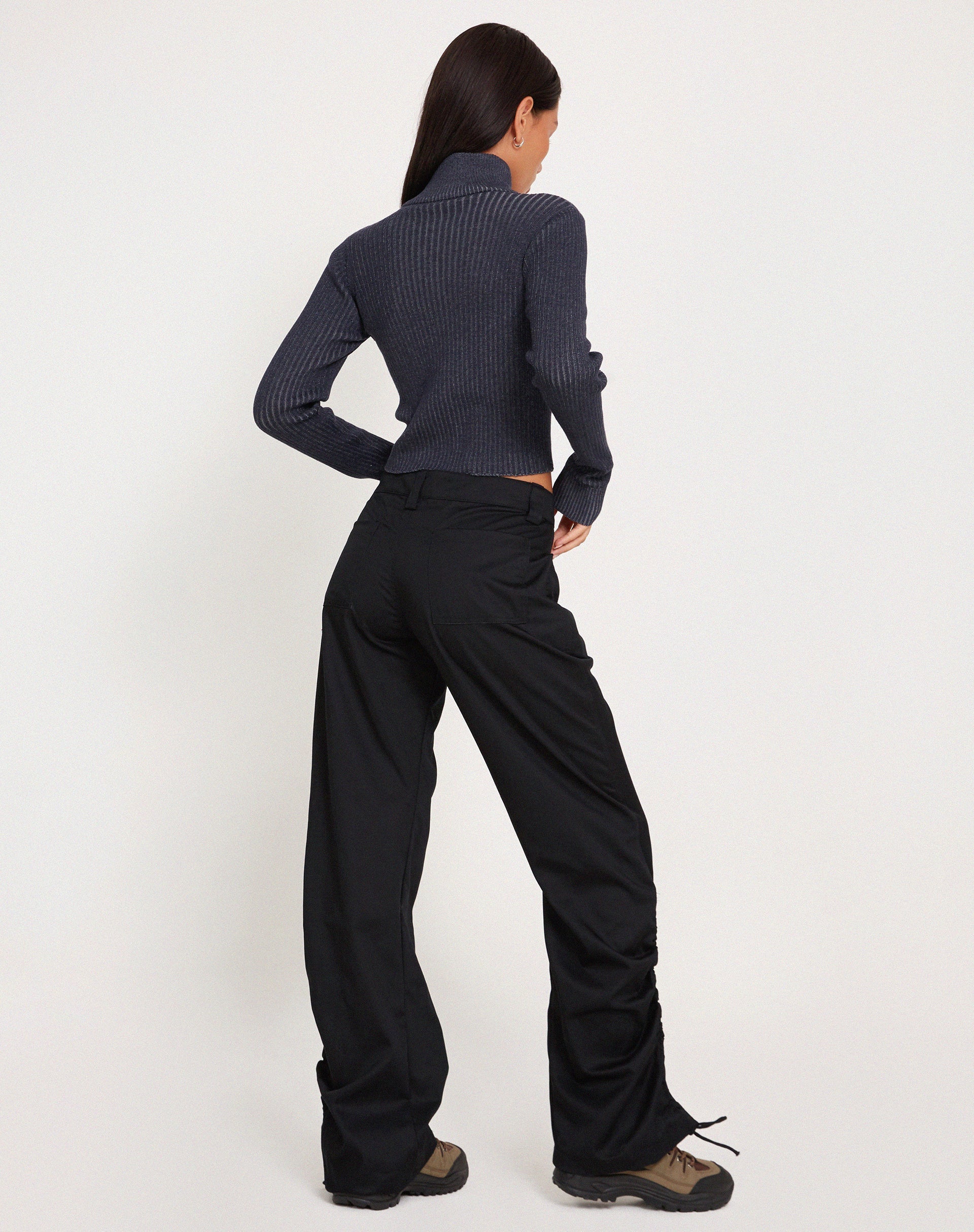 Image de Bracha Low Rise Cargo Trousers in Black