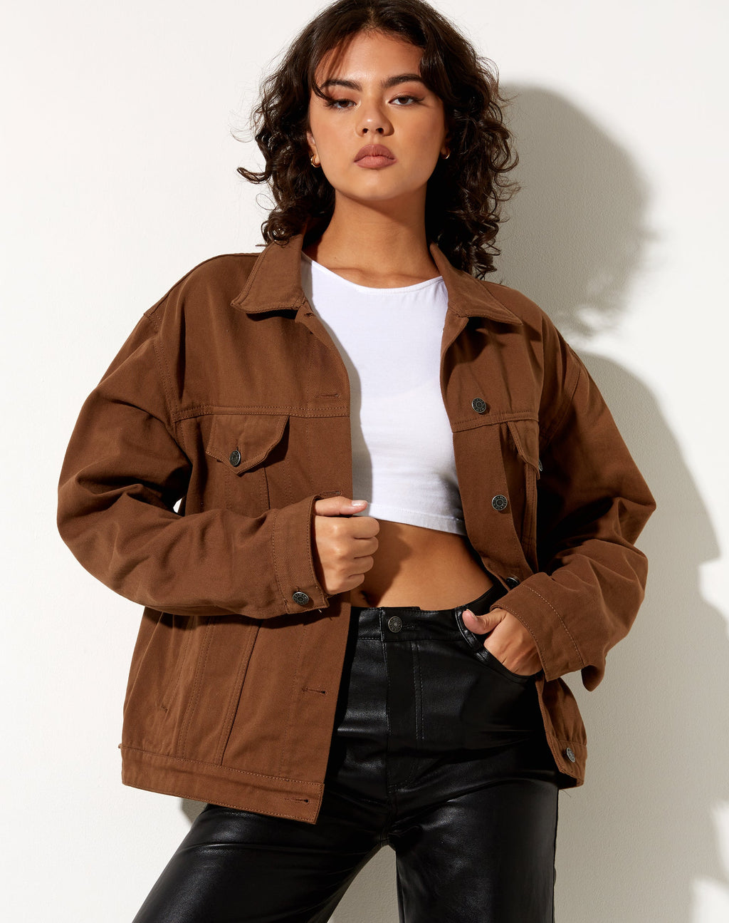 Veste en jean longiligne Calissa en brun riche