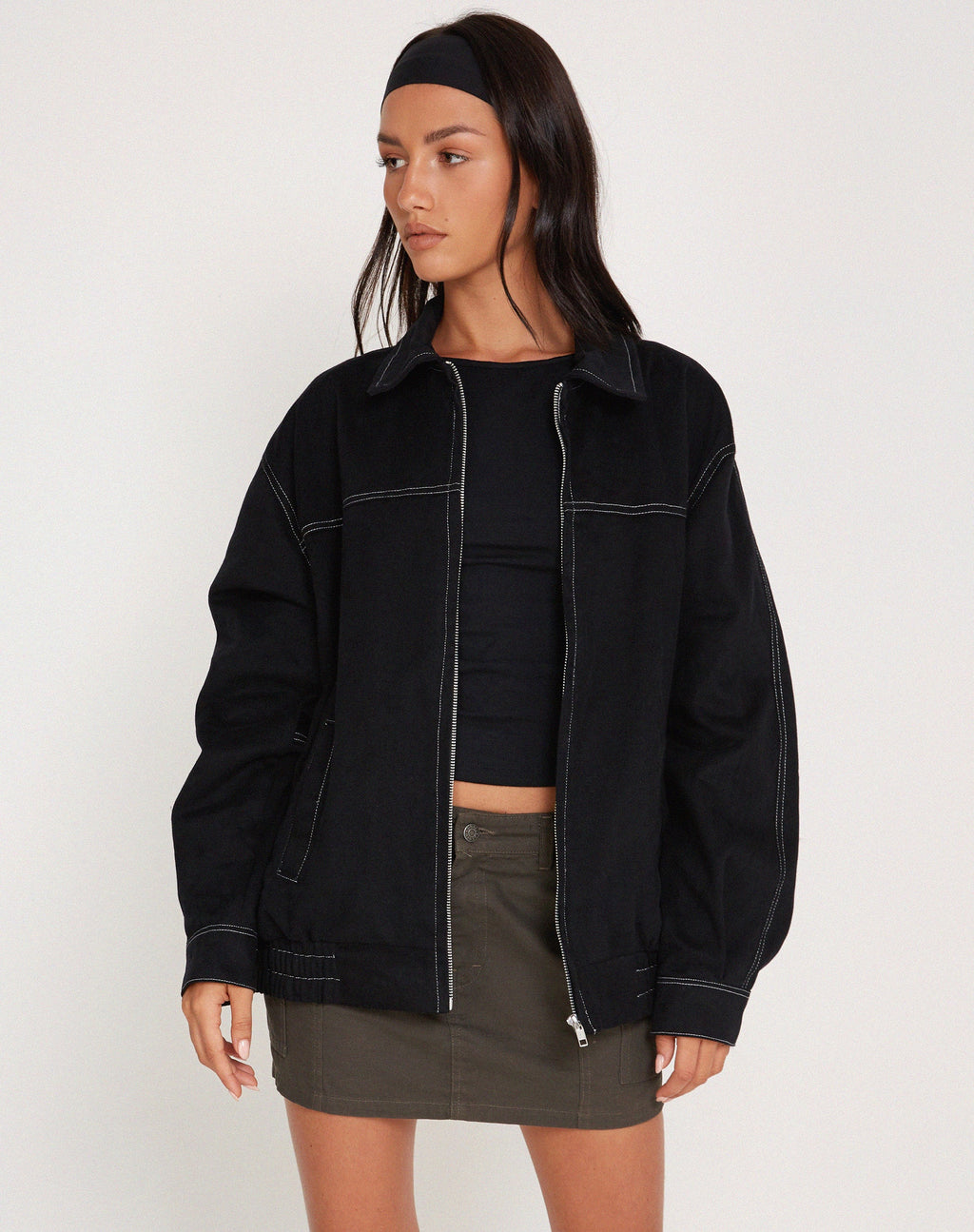 Veste Cavitana en noir avec surpiqûres blanches