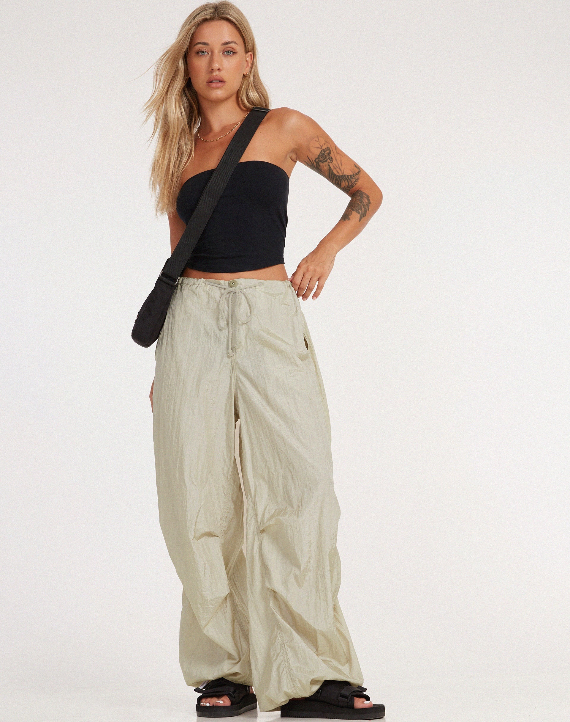 Image du pantalon Chute en Parachute Almond Milk