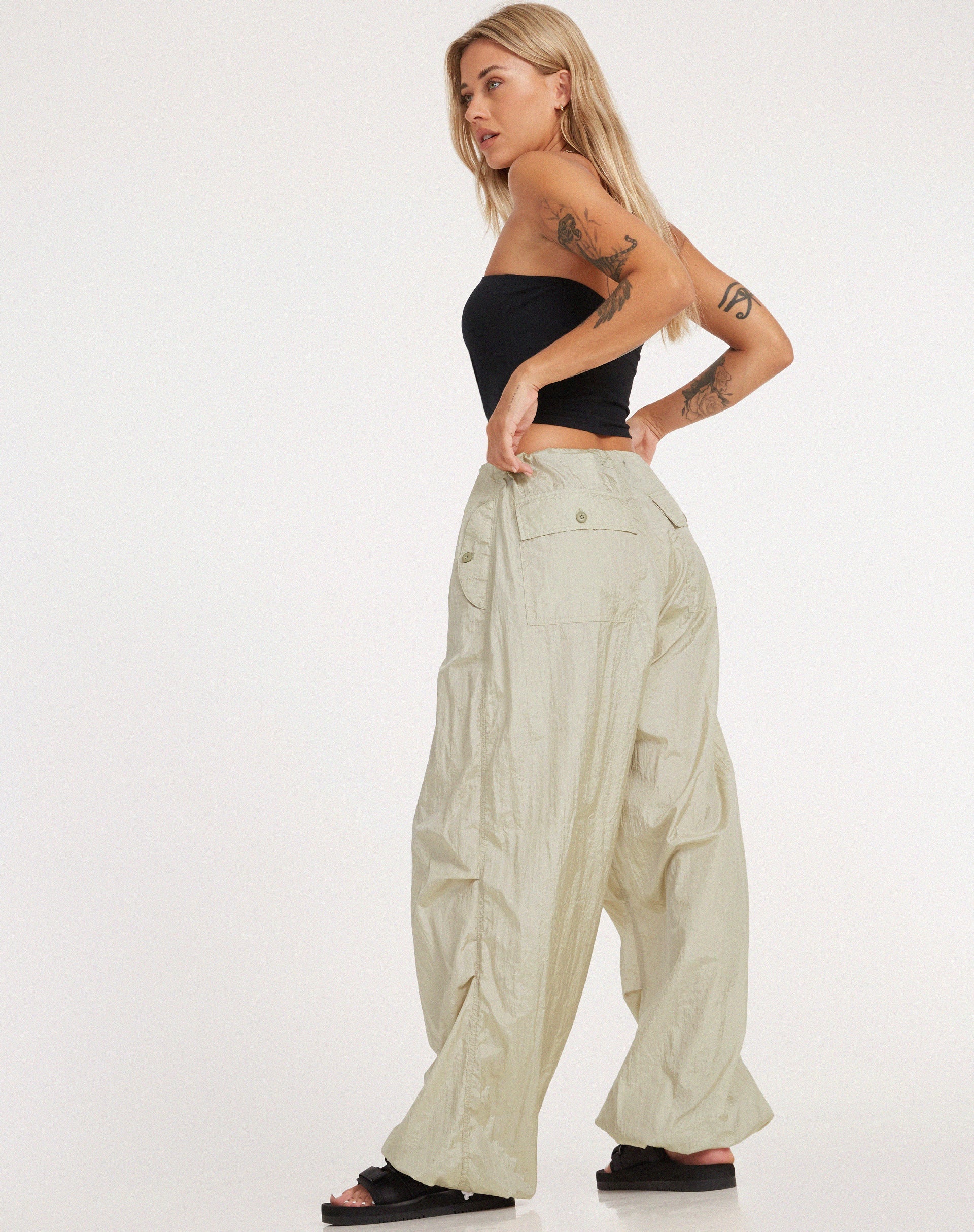 Image du pantalon Chute en Parachute Almond Milk