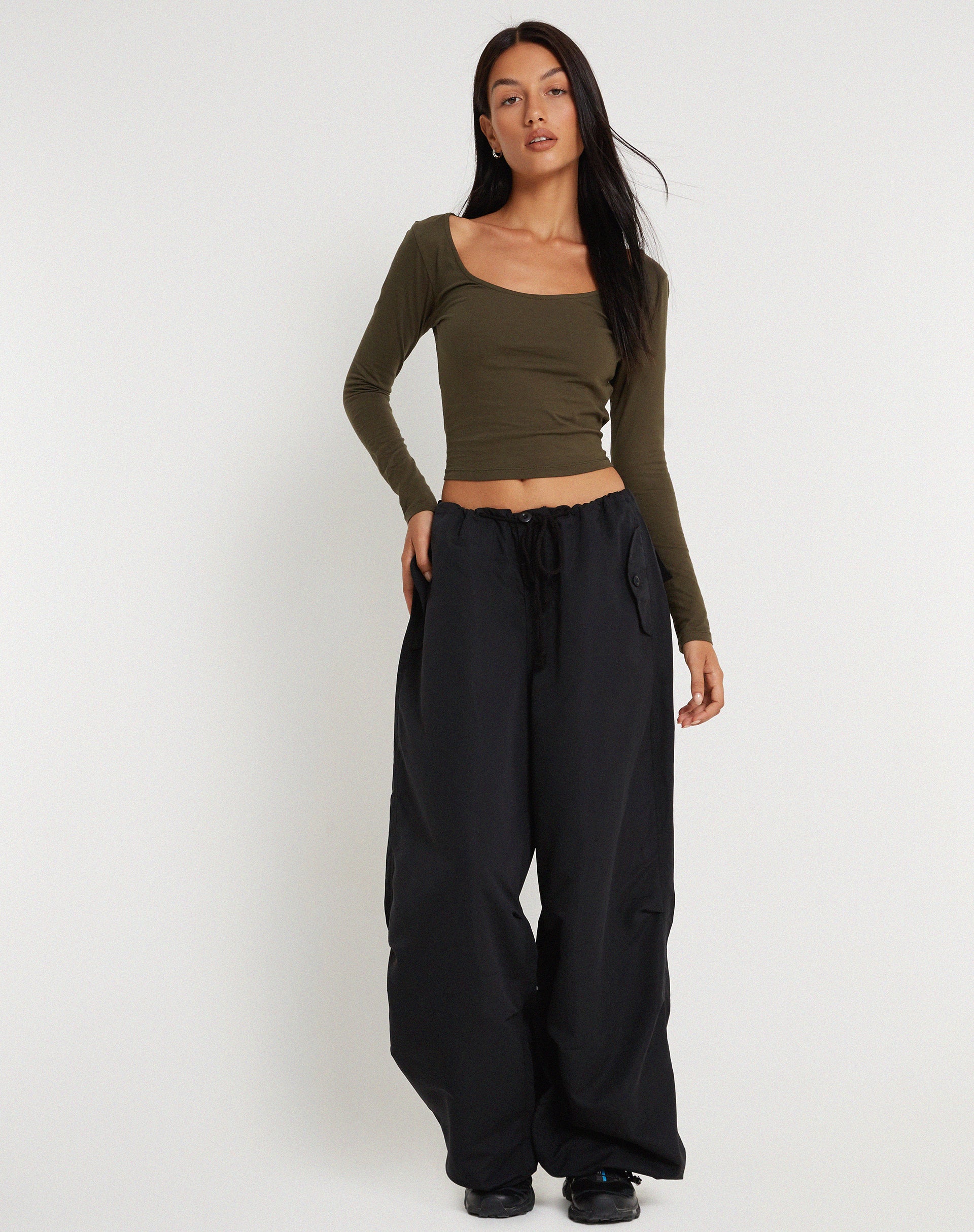 Image du pantalon Chute en microfibre noir