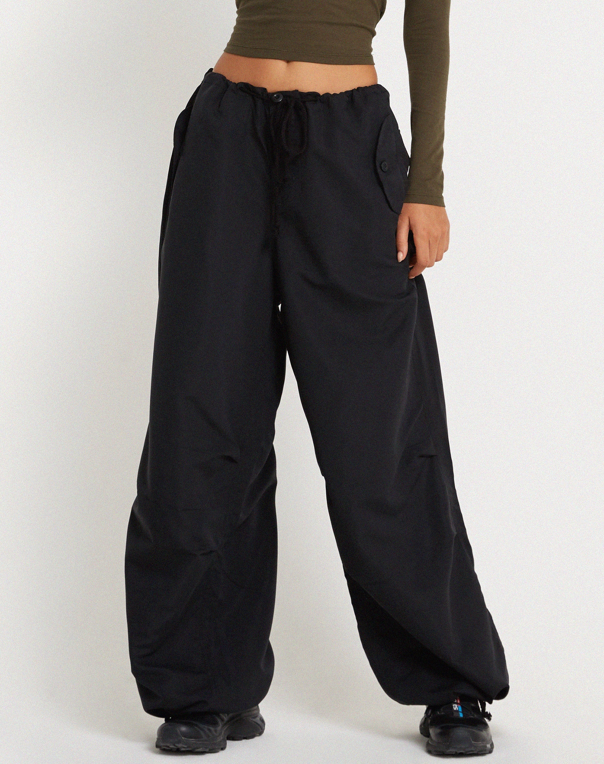 Image du pantalon Chute en microfibre noir