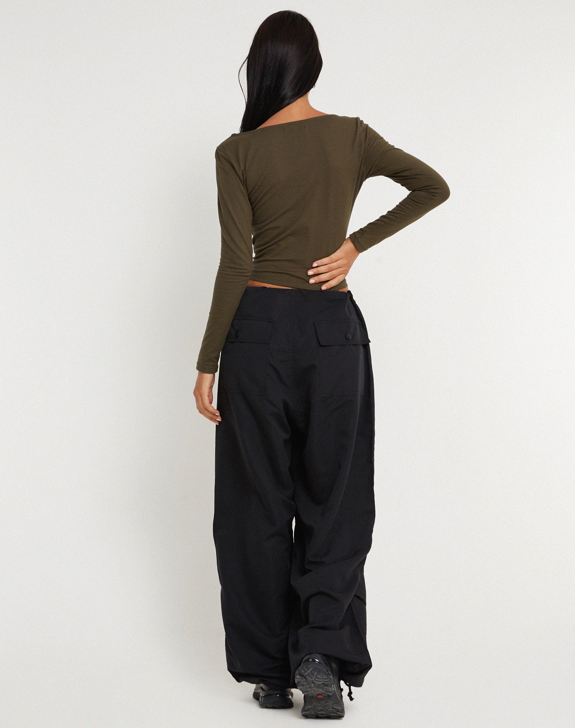 Image du pantalon Chute en microfibre noir